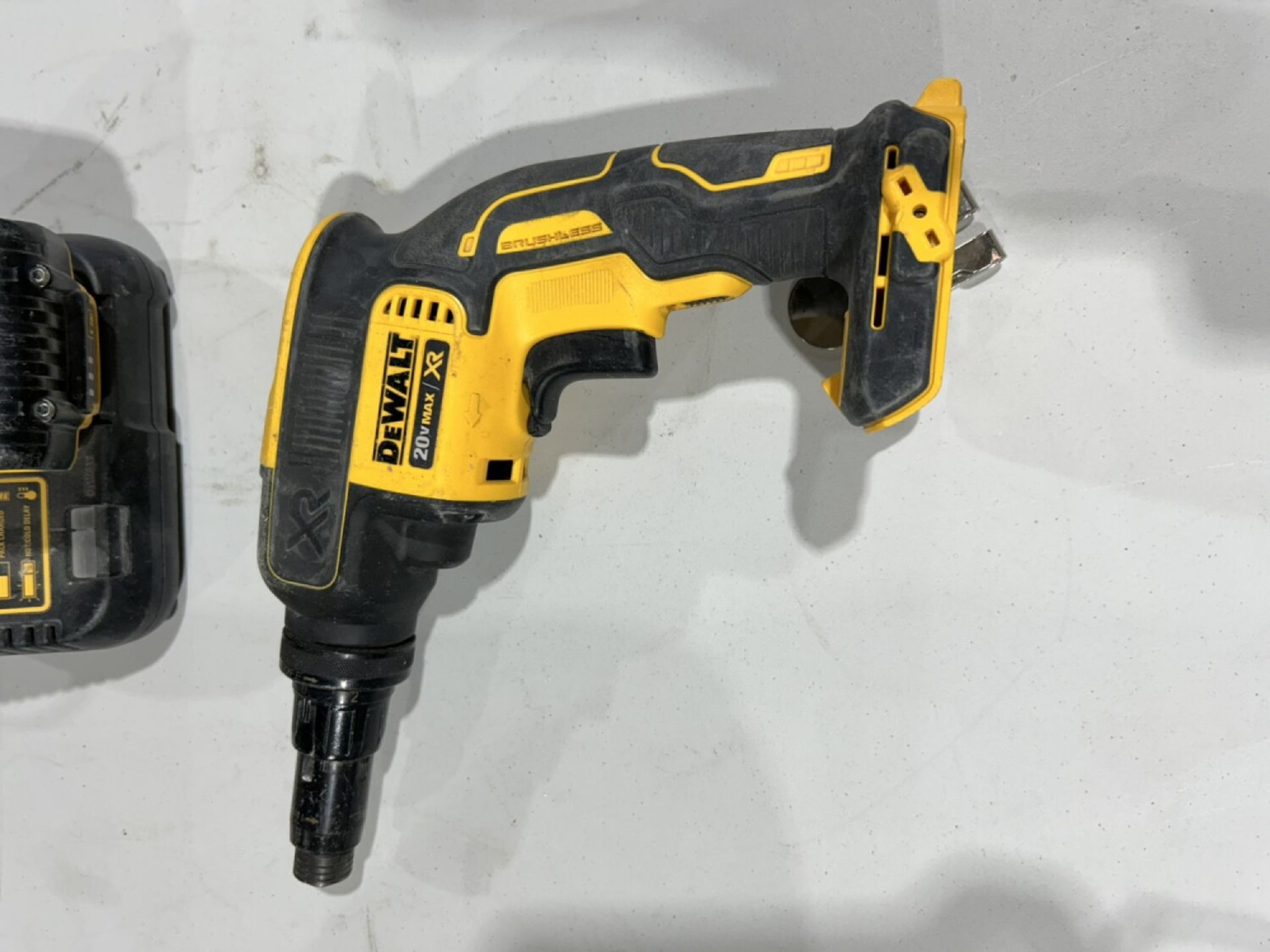 DEWALT CORDLESS SCREW GUN W/ BATTERY AND CHARGER - Image 2 of 5