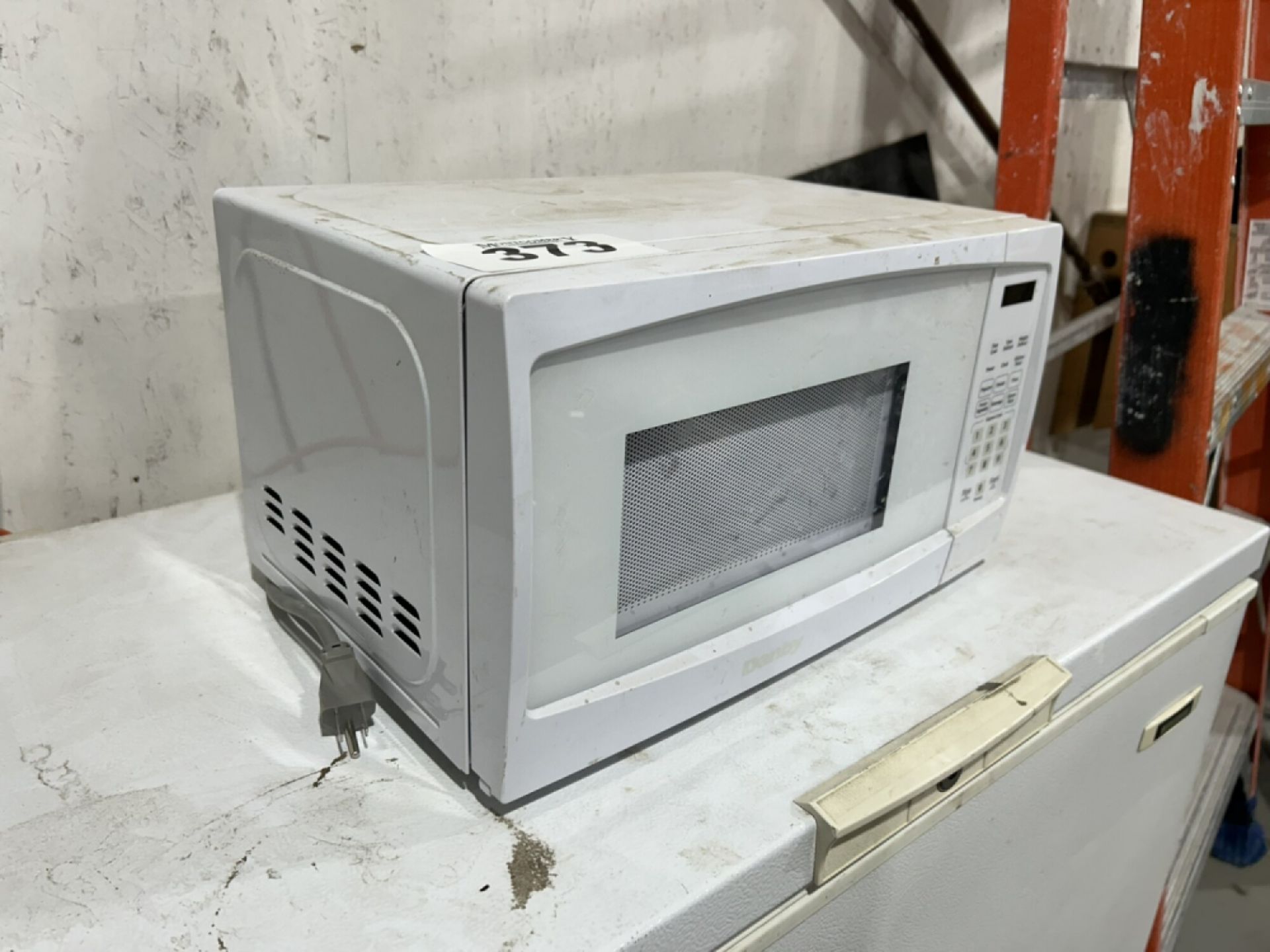 DANBY MICROWAVE OVEN