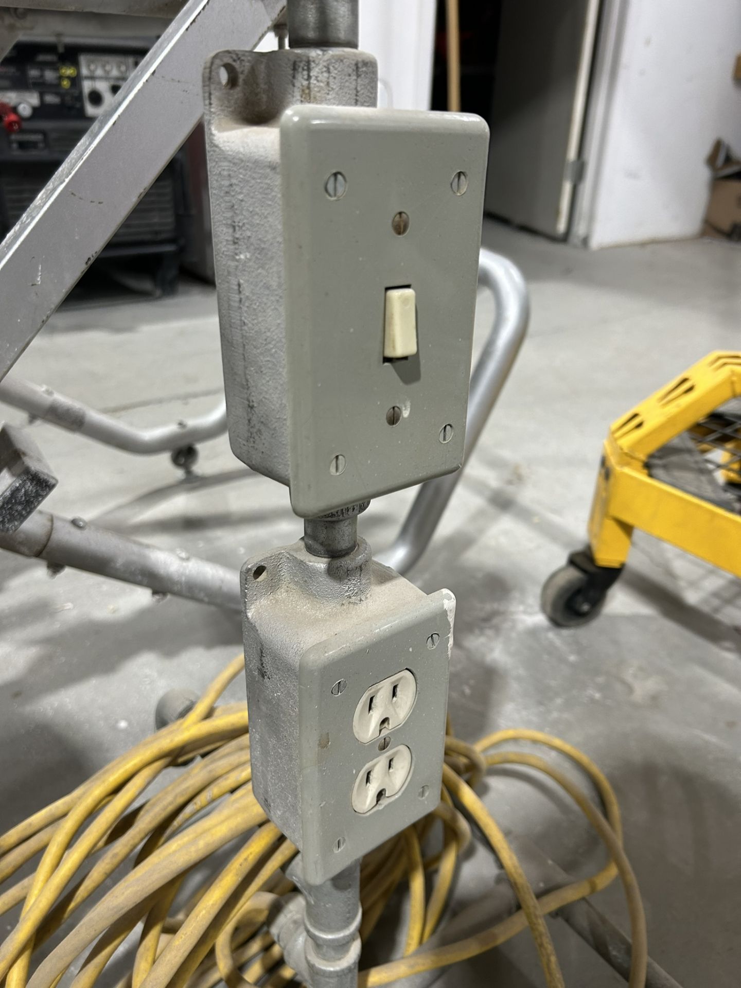 CUSTOM 115V POWER STATION STAND W/ LIGHT - Image 6 of 7