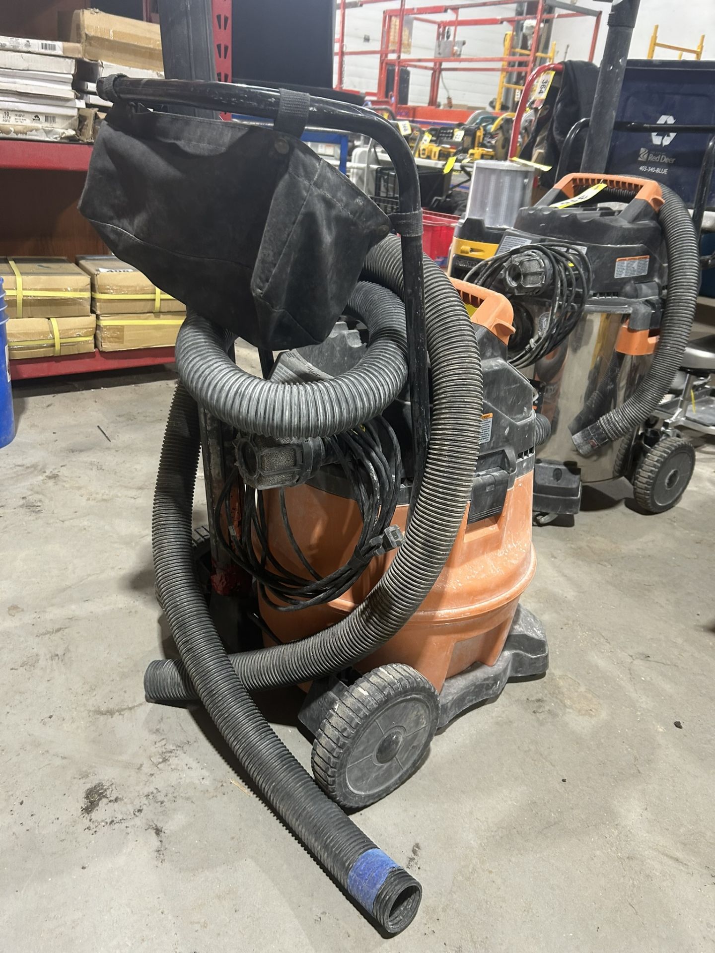 RIDGID 14 GAL. WET/DRY SHOP VACUUM - Image 4 of 5