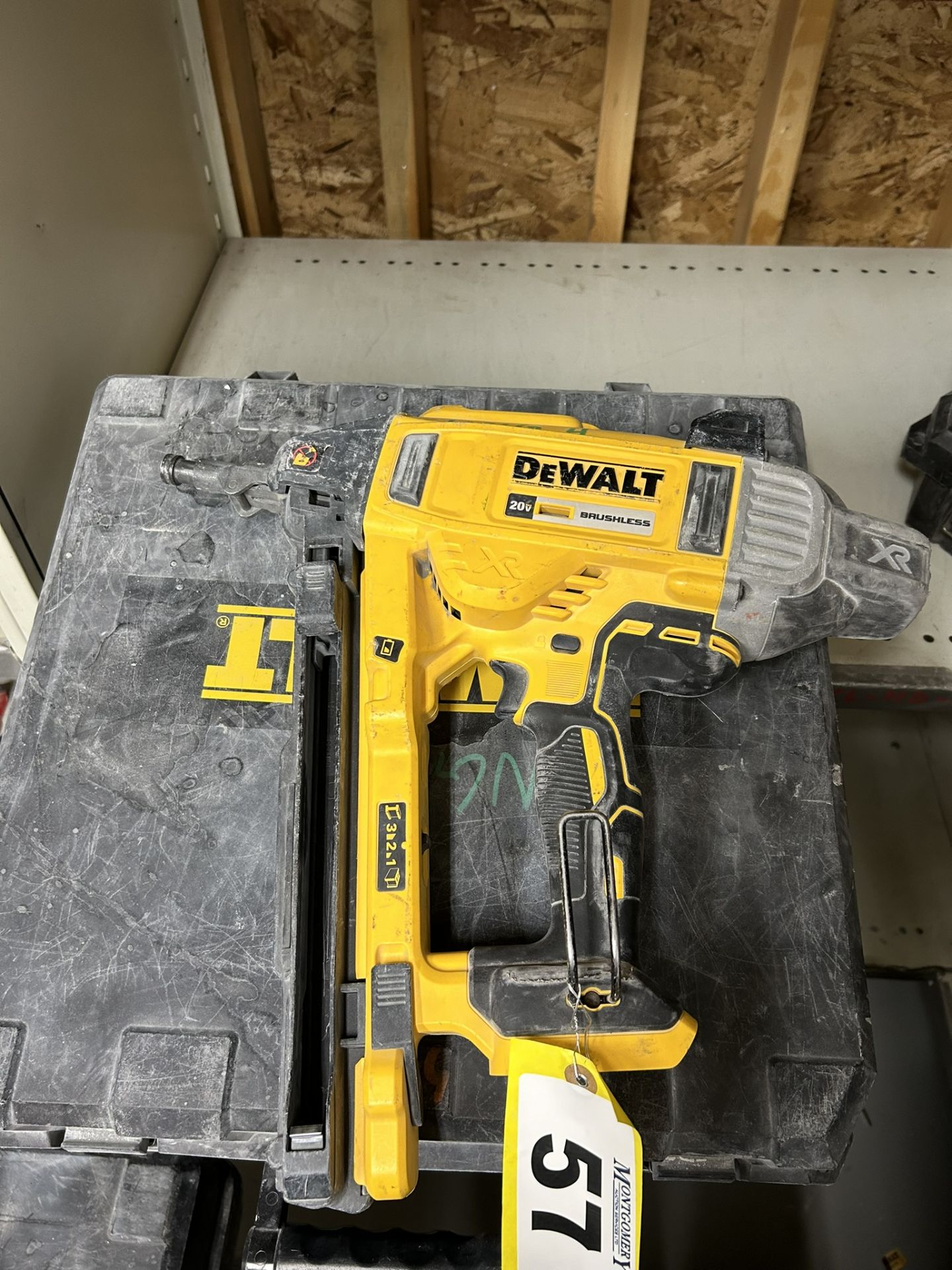 DEWALT DCN891 CORDLESS CONCRETE NAILER