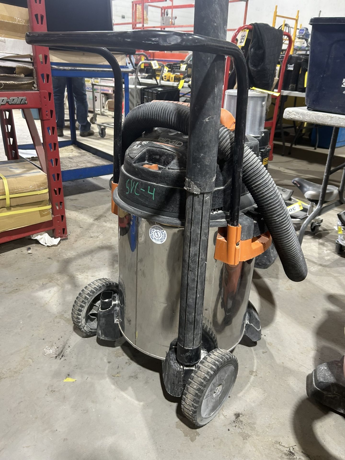 RIDGID 60 L STAINLESS STEEL WET/DRY SHOP VACUUM - Image 4 of 5