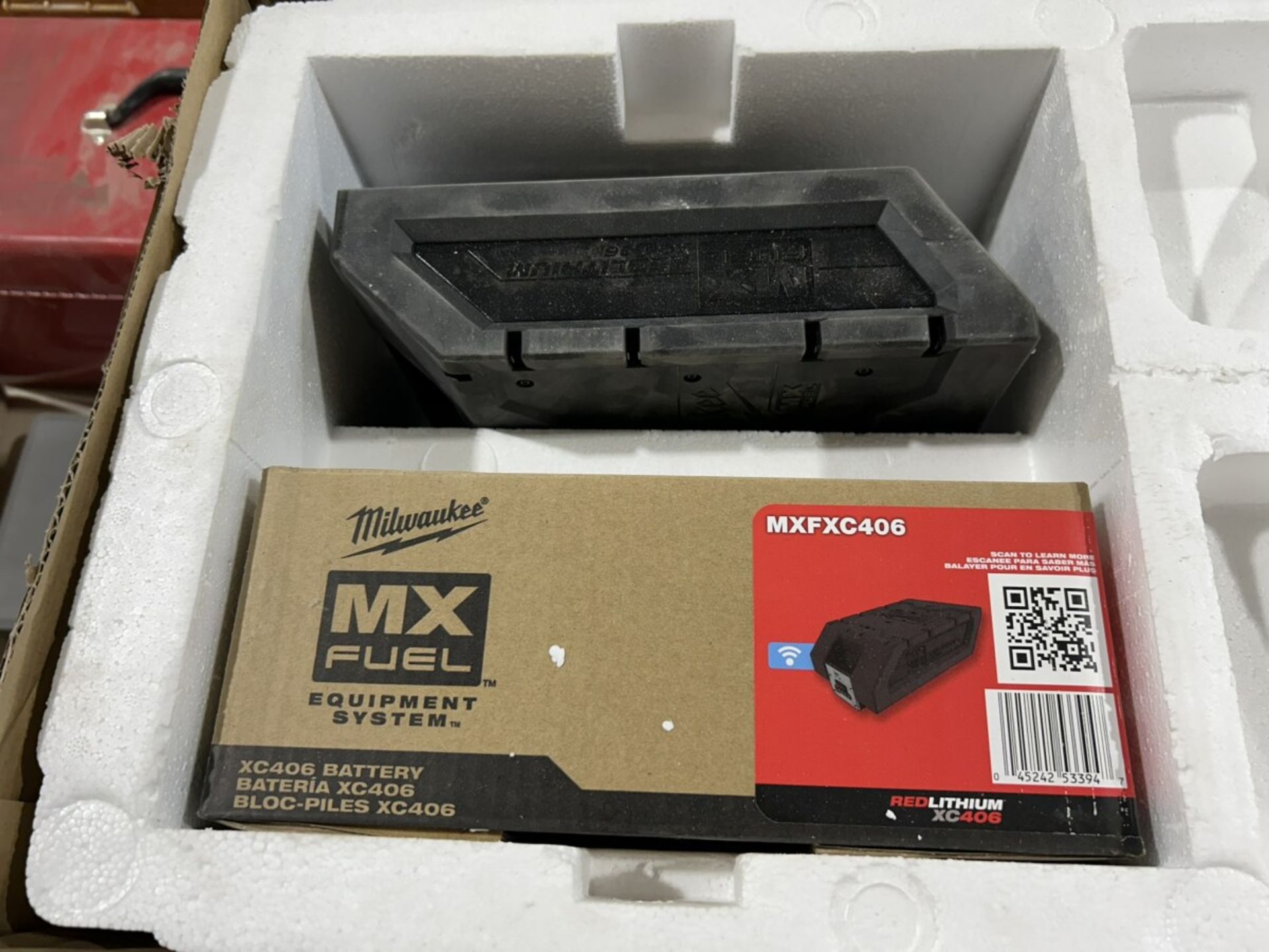 MILWAUKEE MXF314-2XC CORDLESS 14" DEMOLITION SAW W/ 2 XC406 BATTERIES AND CHARGER (NEW IN BOX) - Image 4 of 8