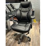 ADJUSTABLE ROLLING OFFICE CHAIR