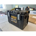 DEWALT TOUGH SYSTEM TOOL BOX 21"X12"X16"