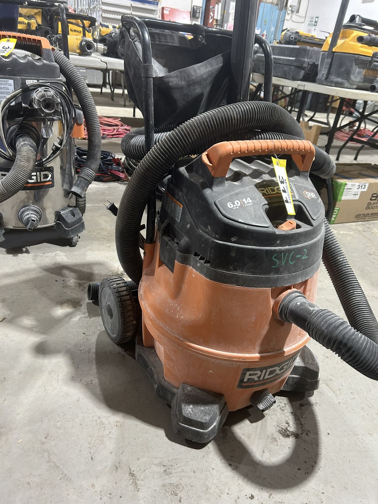 RIDGID 14 GAL. WET/DRY SHOP VACUUM - Image 2 of 5