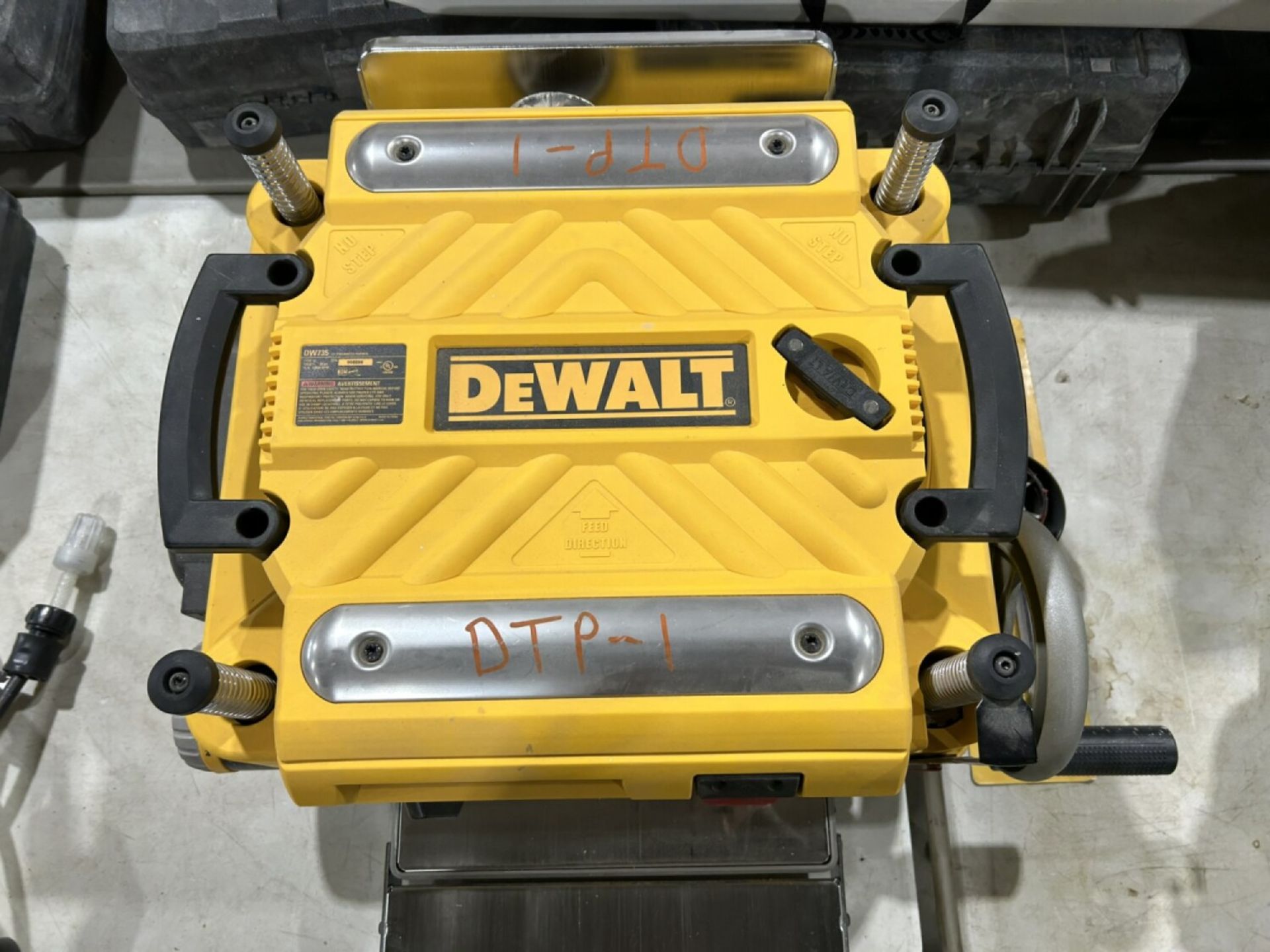 DEWALT 12" ELEC. THICKNESS PLANER - Image 5 of 8