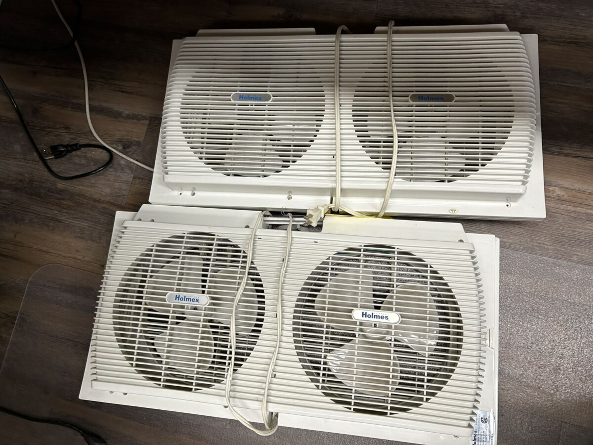 2-HOLMES TWIN FAN WINDOW MOUNT FANS