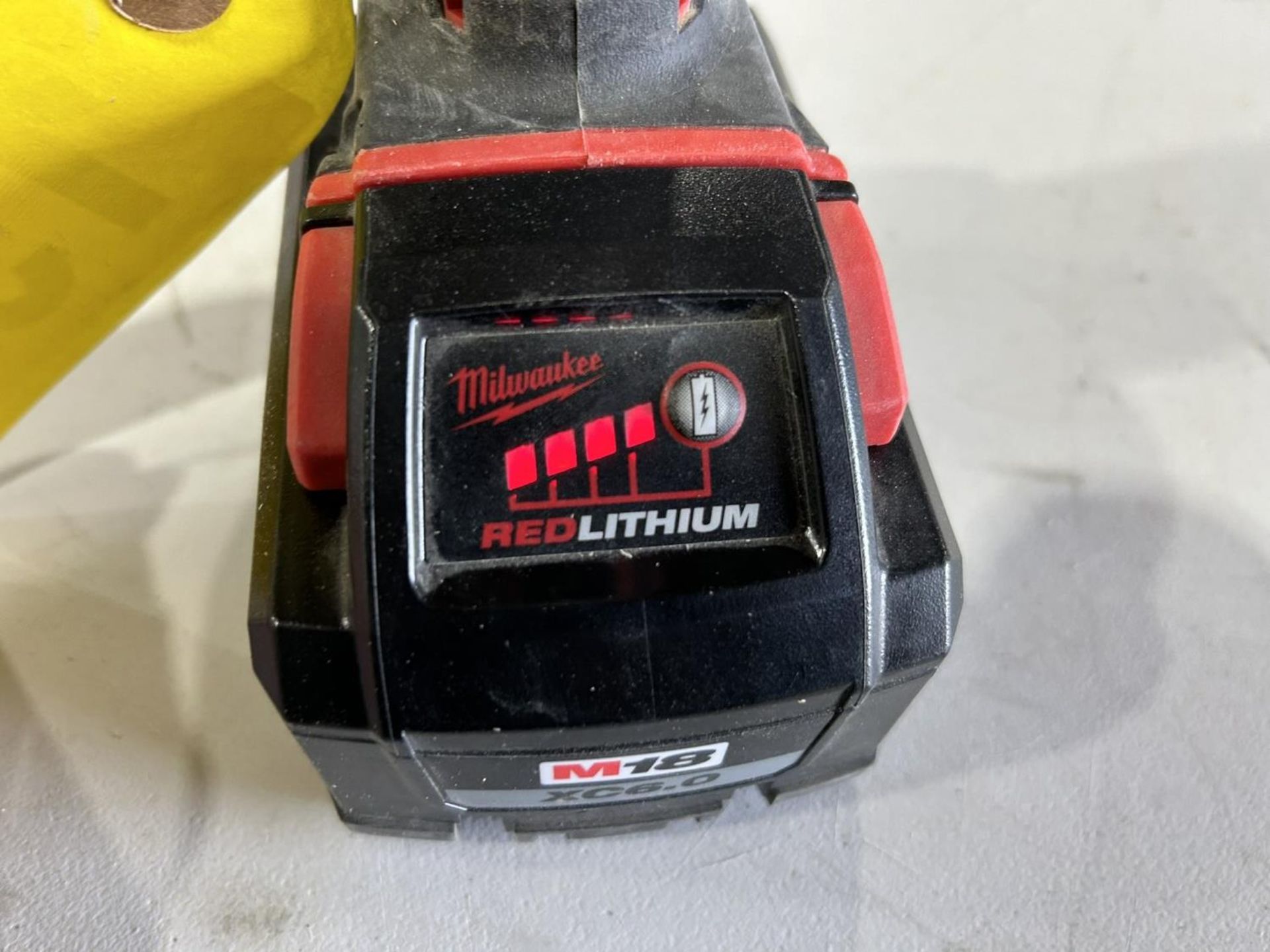 MILWAUKEE CORDLESS RIGHT ANGLE DRILL W/ XC6.0 BATTERY (NO CHARGER) - Image 5 of 5