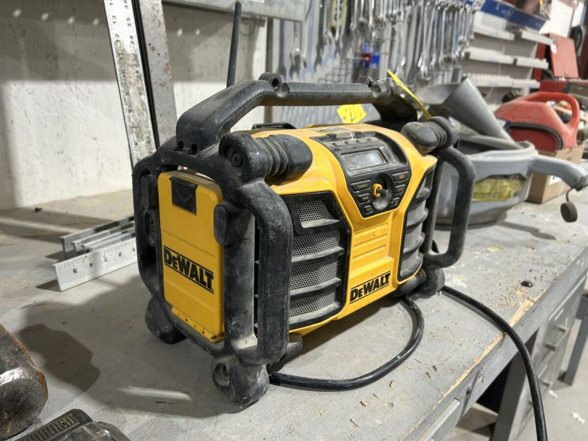 DEWALT JOBSITE STEREO - Image 2 of 4