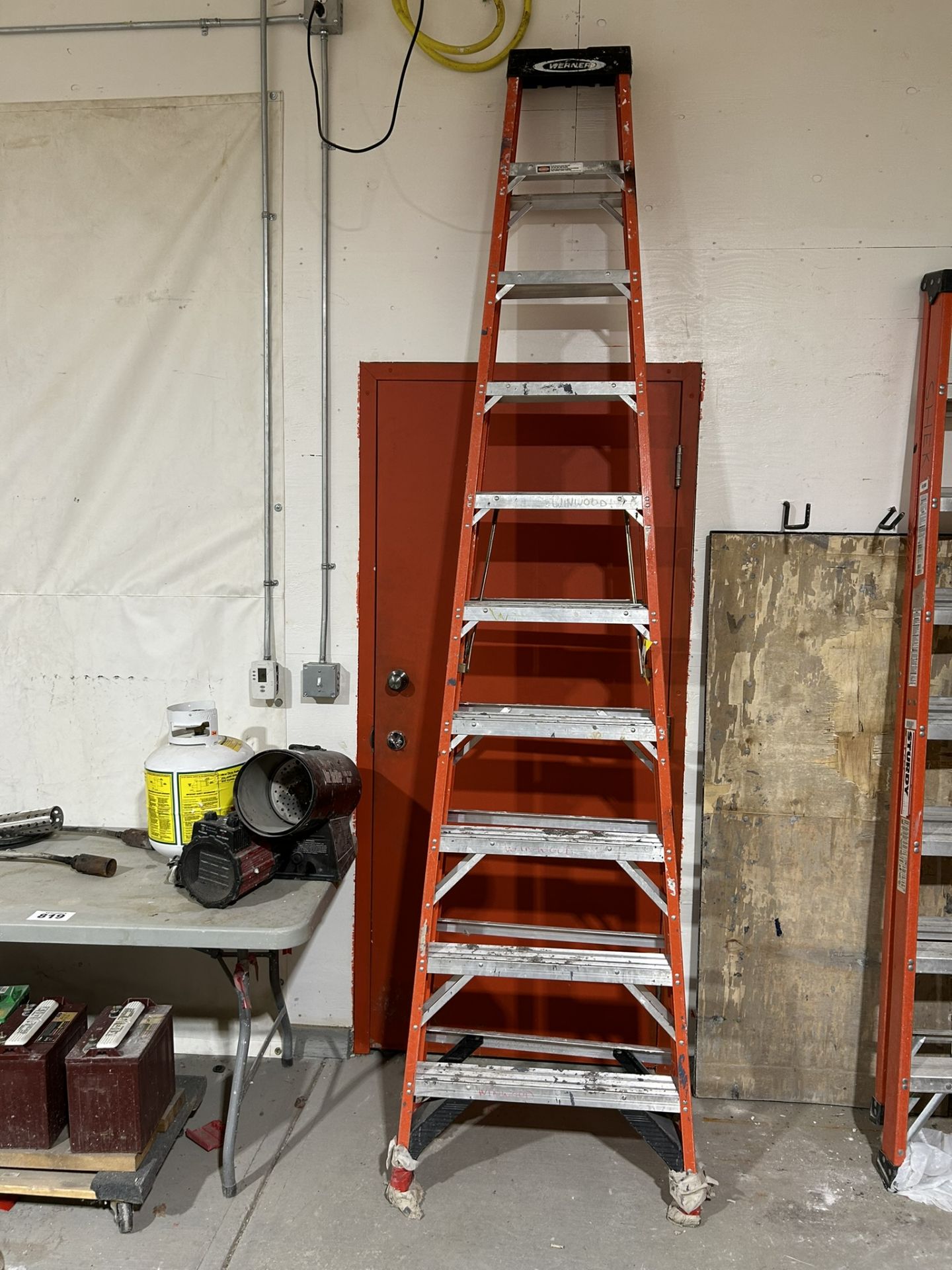 WERNER 10 FT FIBREGLASS STEP LADDER