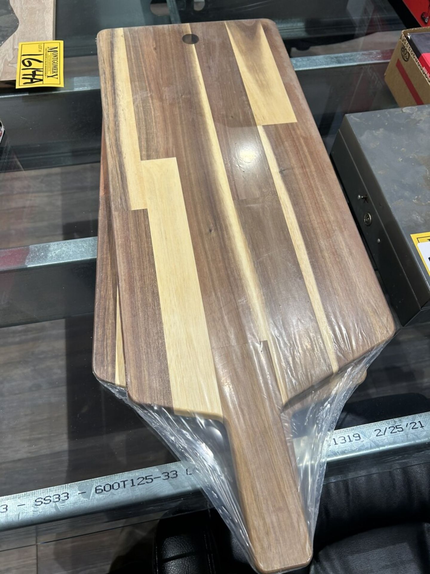 L/O OF HARDWOOD CUTTING BOARDS (NEW IN PACKAGE) - Image 5 of 5