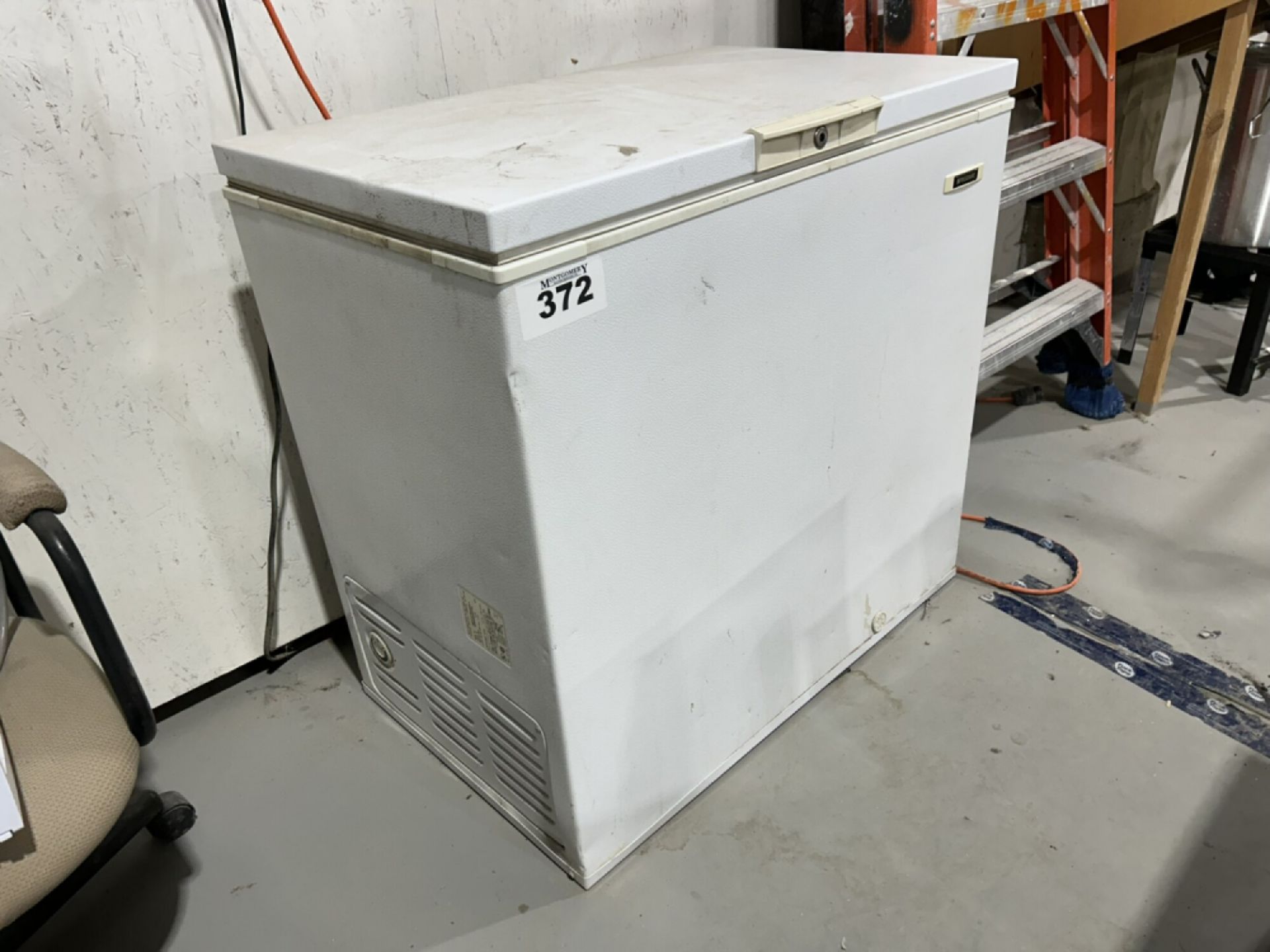 FRIGIDAIRE CHEST DEEP FREEZE 35"X24"X34"H (CONTENTS NOT INCLUDED)