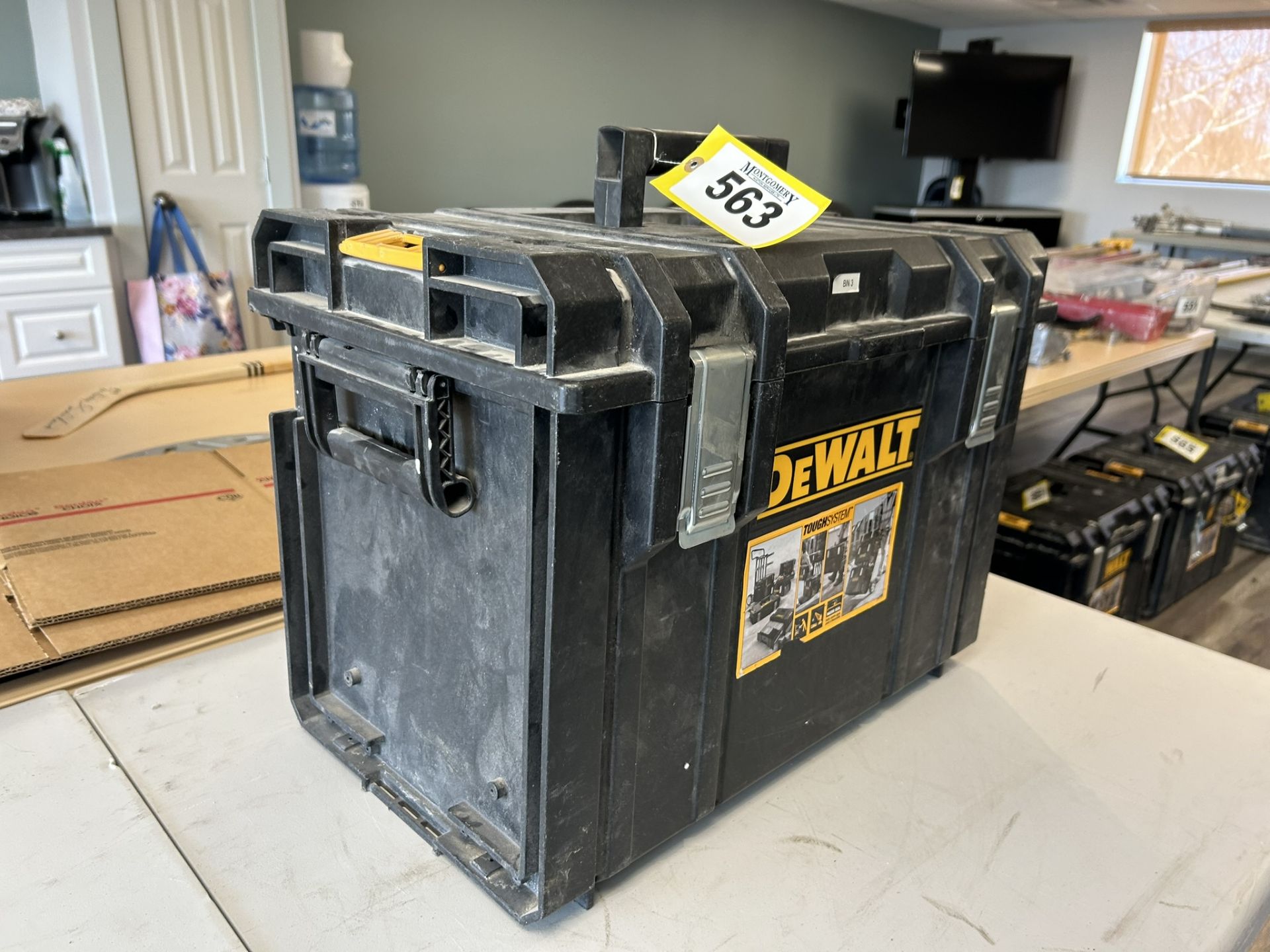 DEWALT TOUGH SYSTEM TOOL BOX 21"X12"X16" - Image 2 of 4