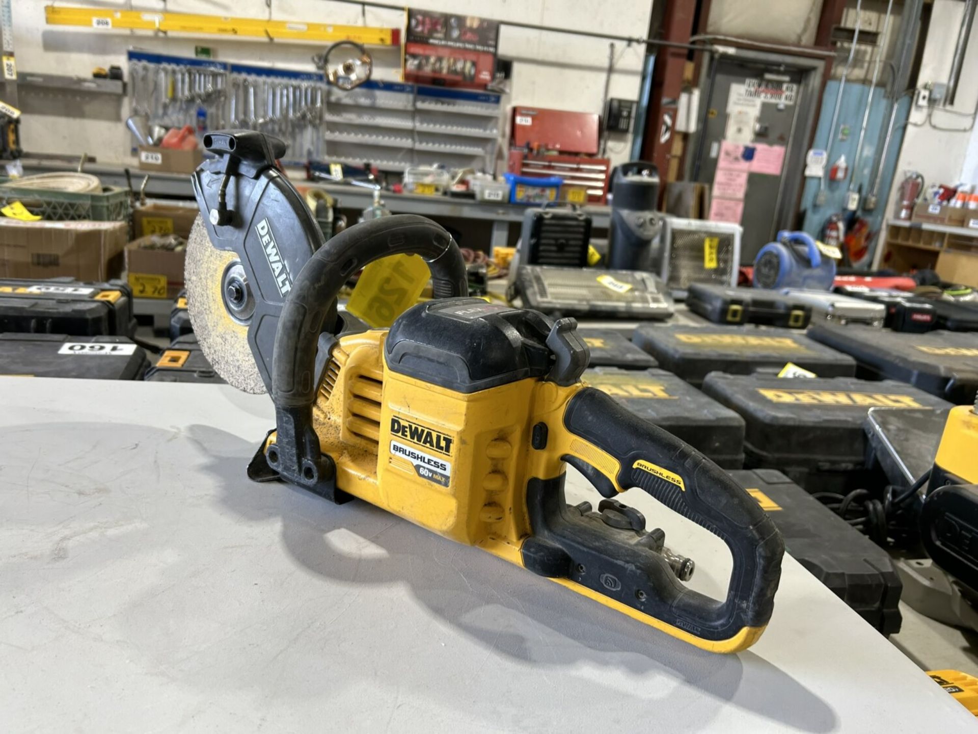 DEWALT CORDLESS 9" DEMOLITION SAW - Image 4 of 4