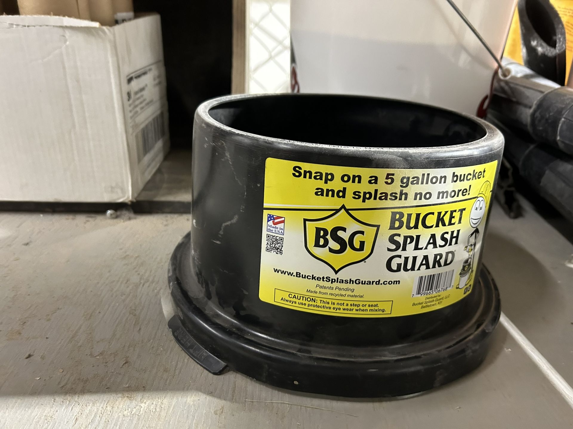 2-PAILS OF SYNKO DRYWALL JOINT COMPOUND AND BUCKET SPLASH GUARD - Image 3 of 3