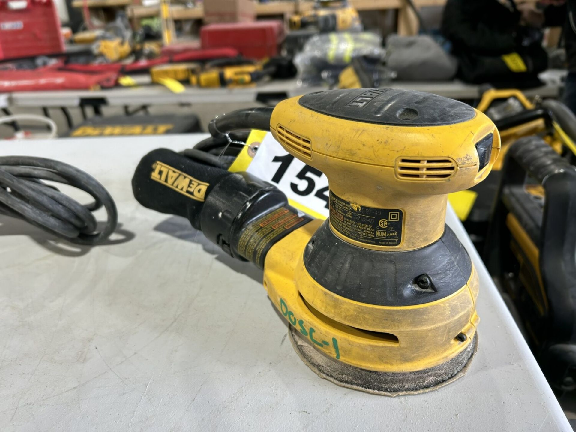 DEWALT ELEC. 7.25" CIRCULAR SAW AND ORBITAL SANDER - Image 5 of 7