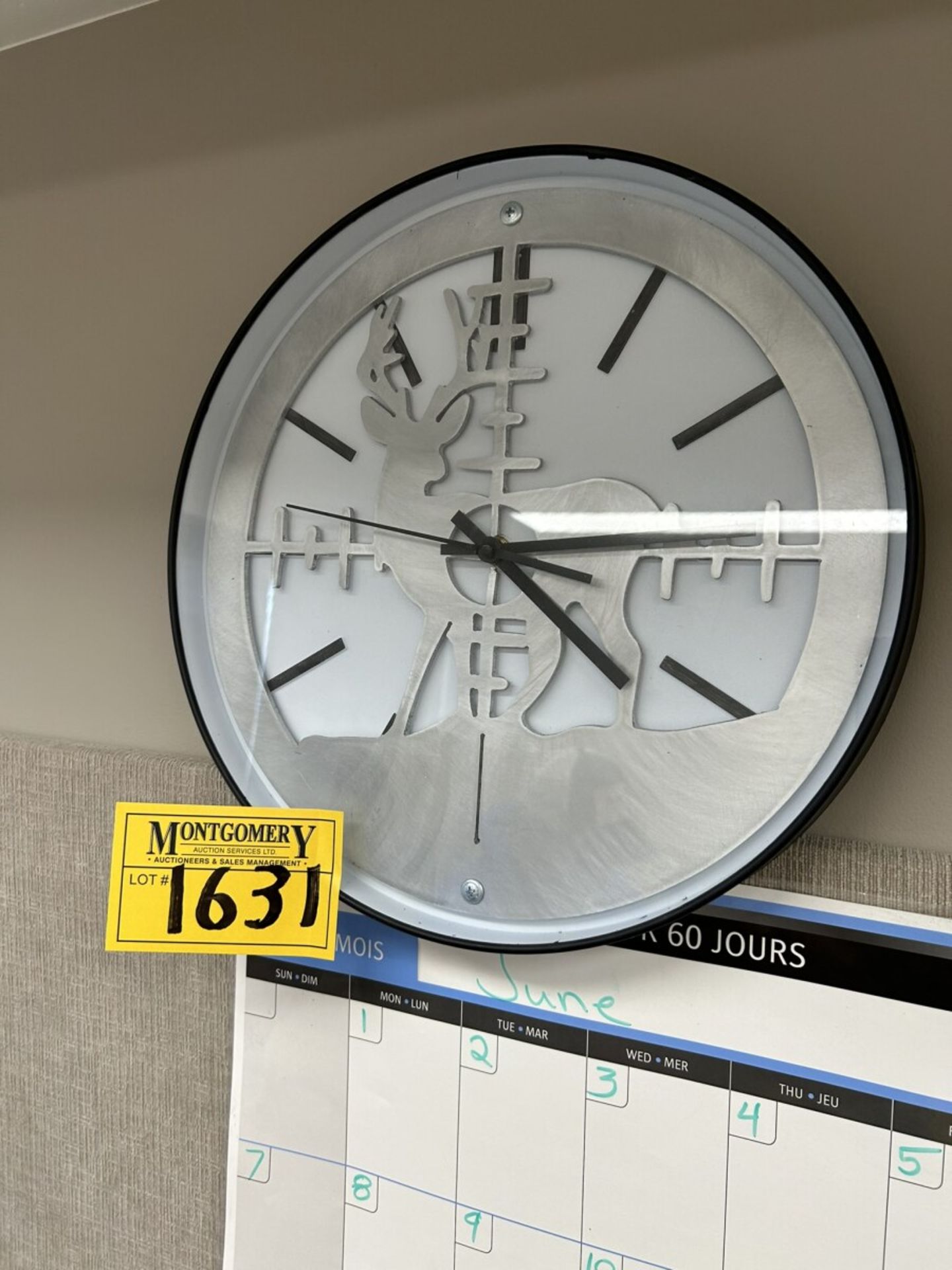 ROMAN NUMERAL WALL CLOCK - Image 4 of 4