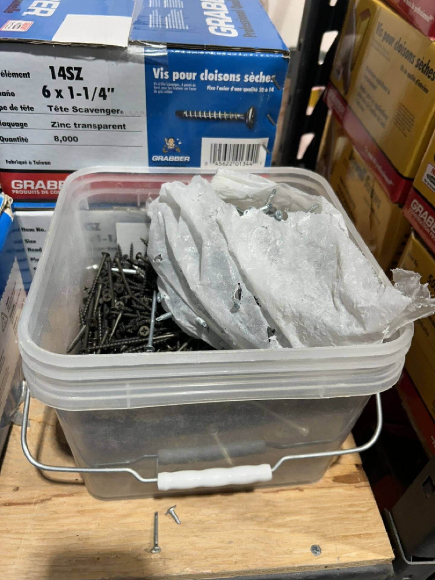 2-BOXES OF GRABBER 6X1.25" CLEAR ZINC DRYWALL SCREWS AND ASSORTED DRYWALL SCREWS - Image 4 of 5