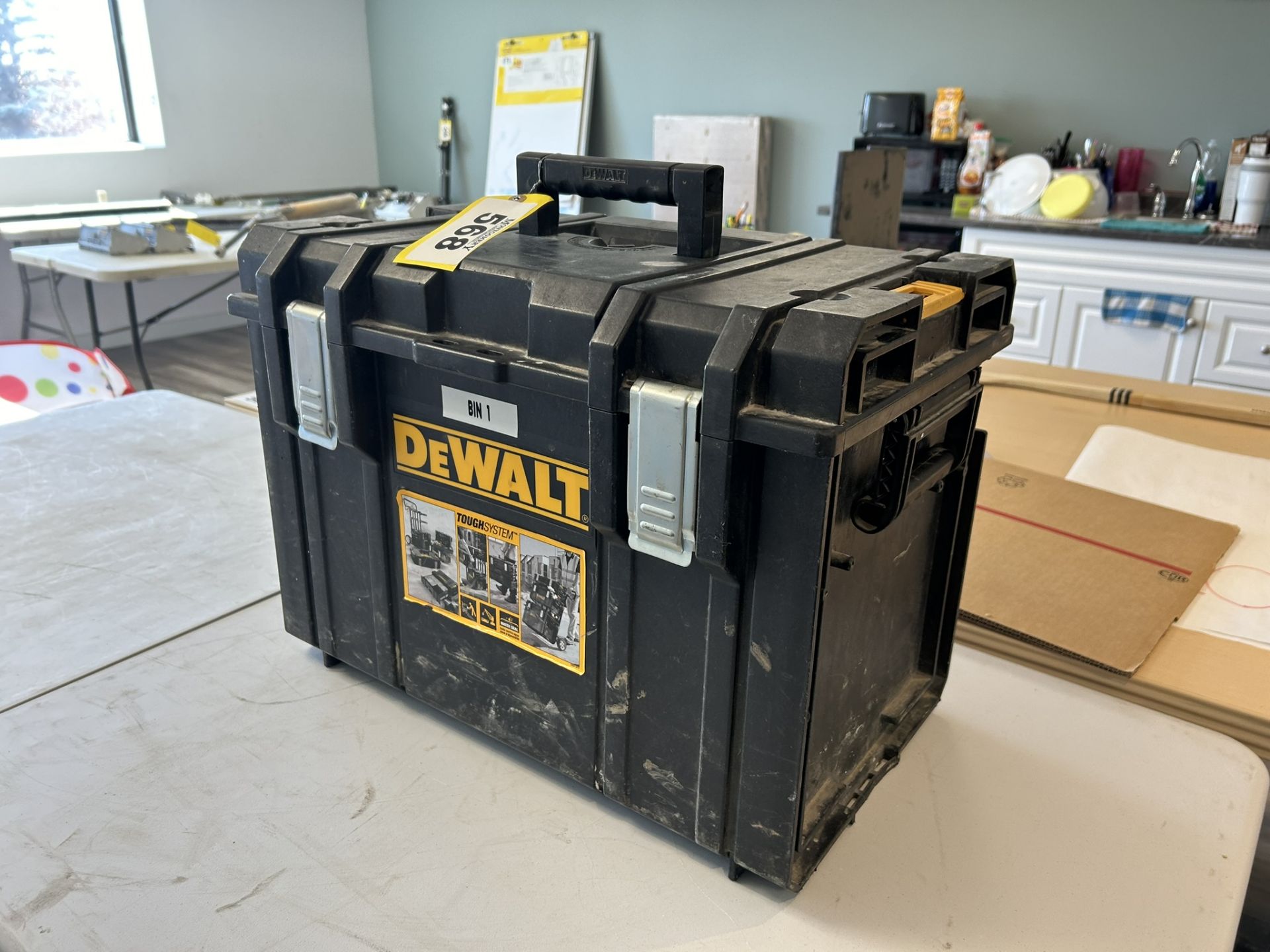 DEWALT TOUGH SYSTEM TOOL BOX 21"X12"X16"