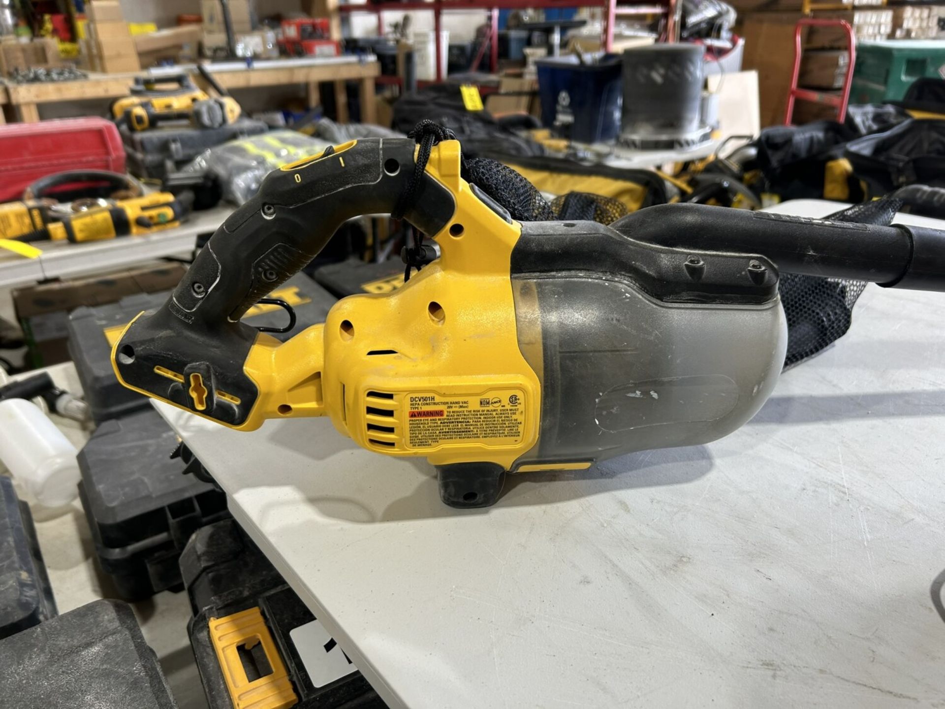 DEWALT CORDLESS POWER SANDING MACHINE & CORDLESS HEPA HANDHELD VACUUM W/ 2 6.0AH BATTERIES AND - Image 7 of 12