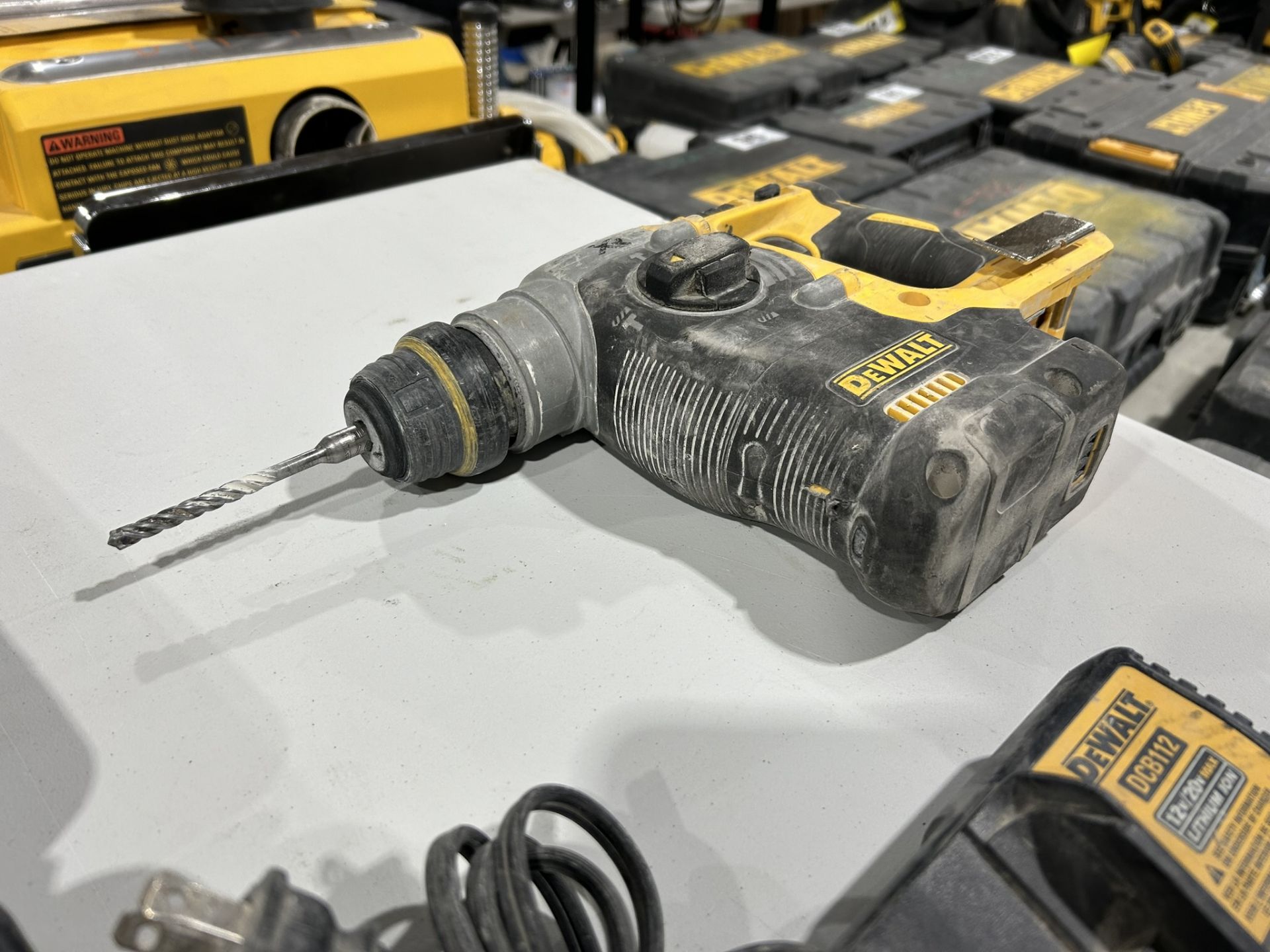 DEWALT DCH273 CORDLESS HAMMER DRILL/JACK HAMMER - Image 3 of 7