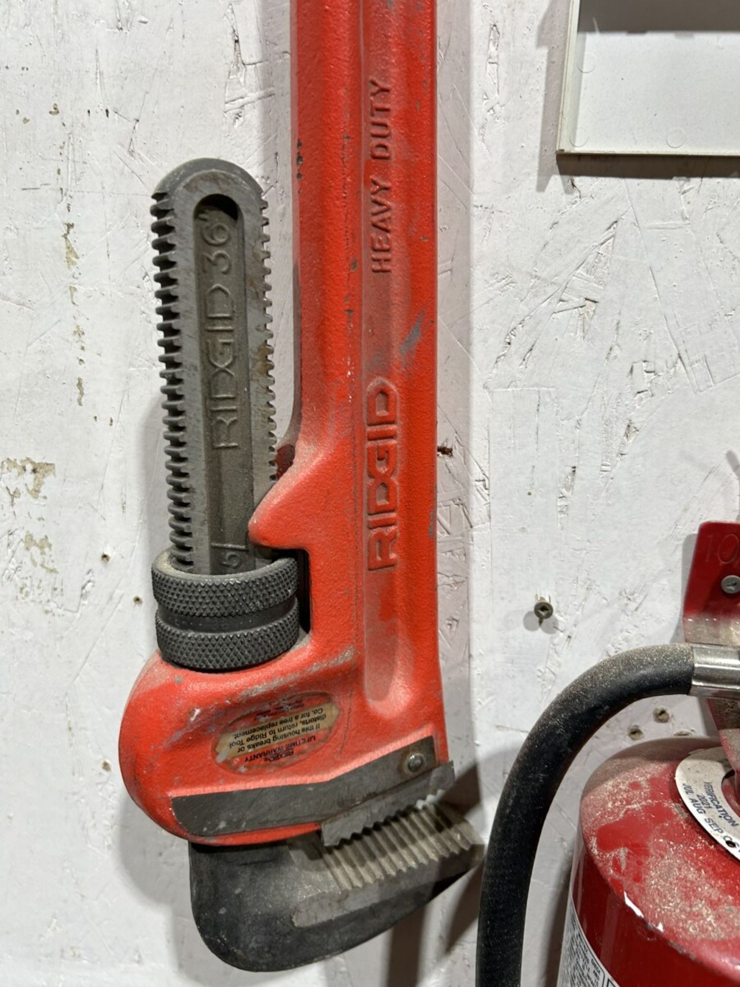 RIDGID 36" STEEL PIPE WRENCH - Image 2 of 2