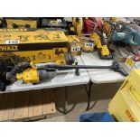 DEWALT CORDLESS HANDHELD VACUUM W/ BATTERY AND CHARGER