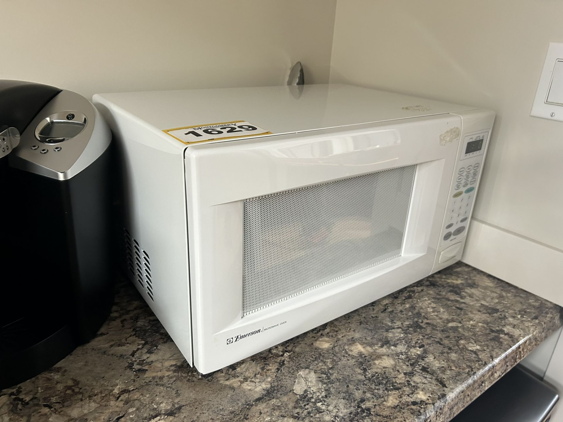 EMERSON MICROWAVE OVEN