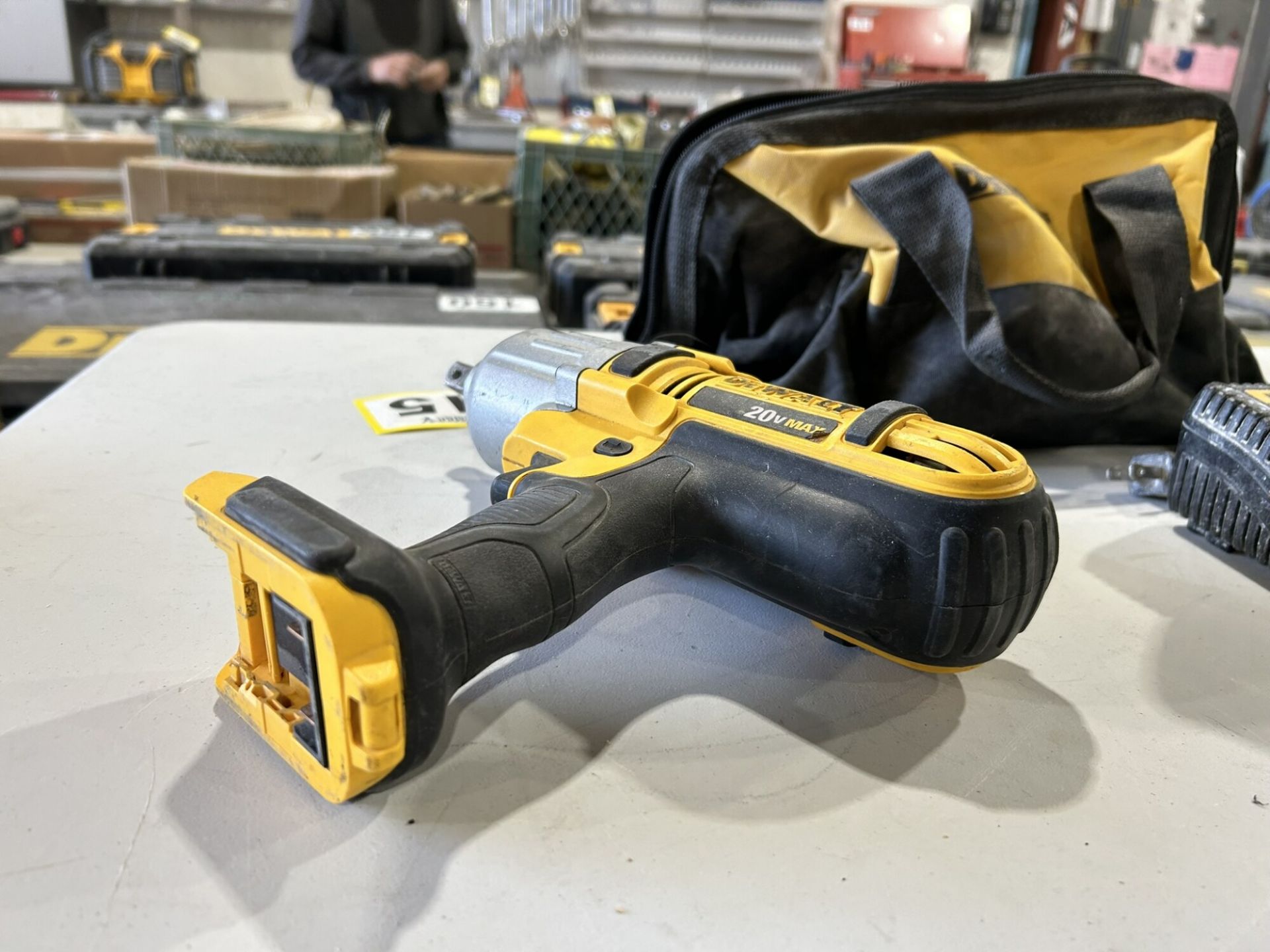 DEWALT CORDLESS 1/2" IMPACT WRENCH W/ 6.0AH BATTERY AND CHARGER - Image 5 of 9