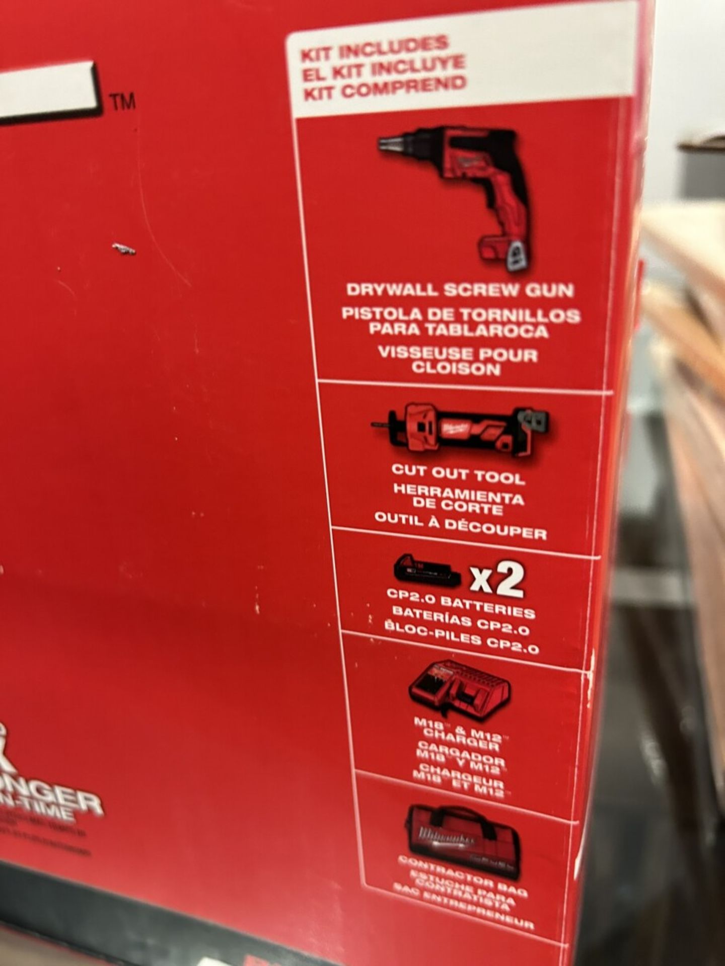 MILWAUKEE M18 FUEL CORDLESS SCREW GUN AND CUT OUT TOOL W/ 2 BATTERIES AND CHARGER (NEW IN BOX) - Image 2 of 3