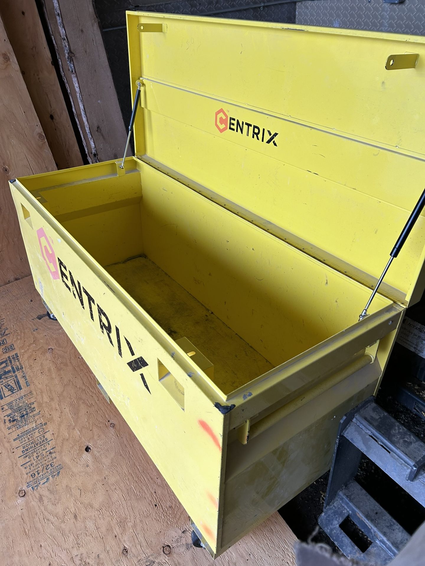 CENTIX ROLLING METAL JOB SITE TOOL BOX 60"X24"X32"H - Image 5 of 5