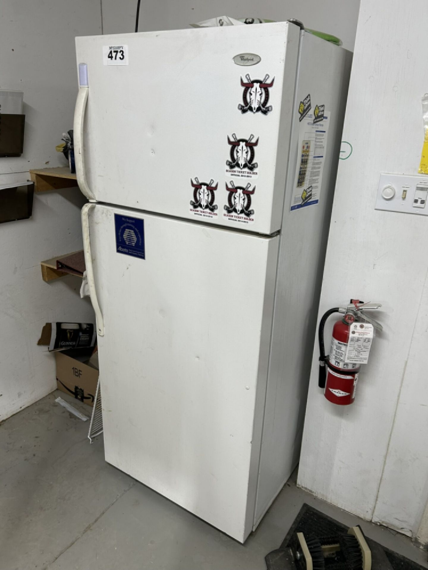 WHIRLPOOL REFRIGERATOR 28"X29"X67" (CONTENTS NOT INCLUDED) - Image 2 of 7