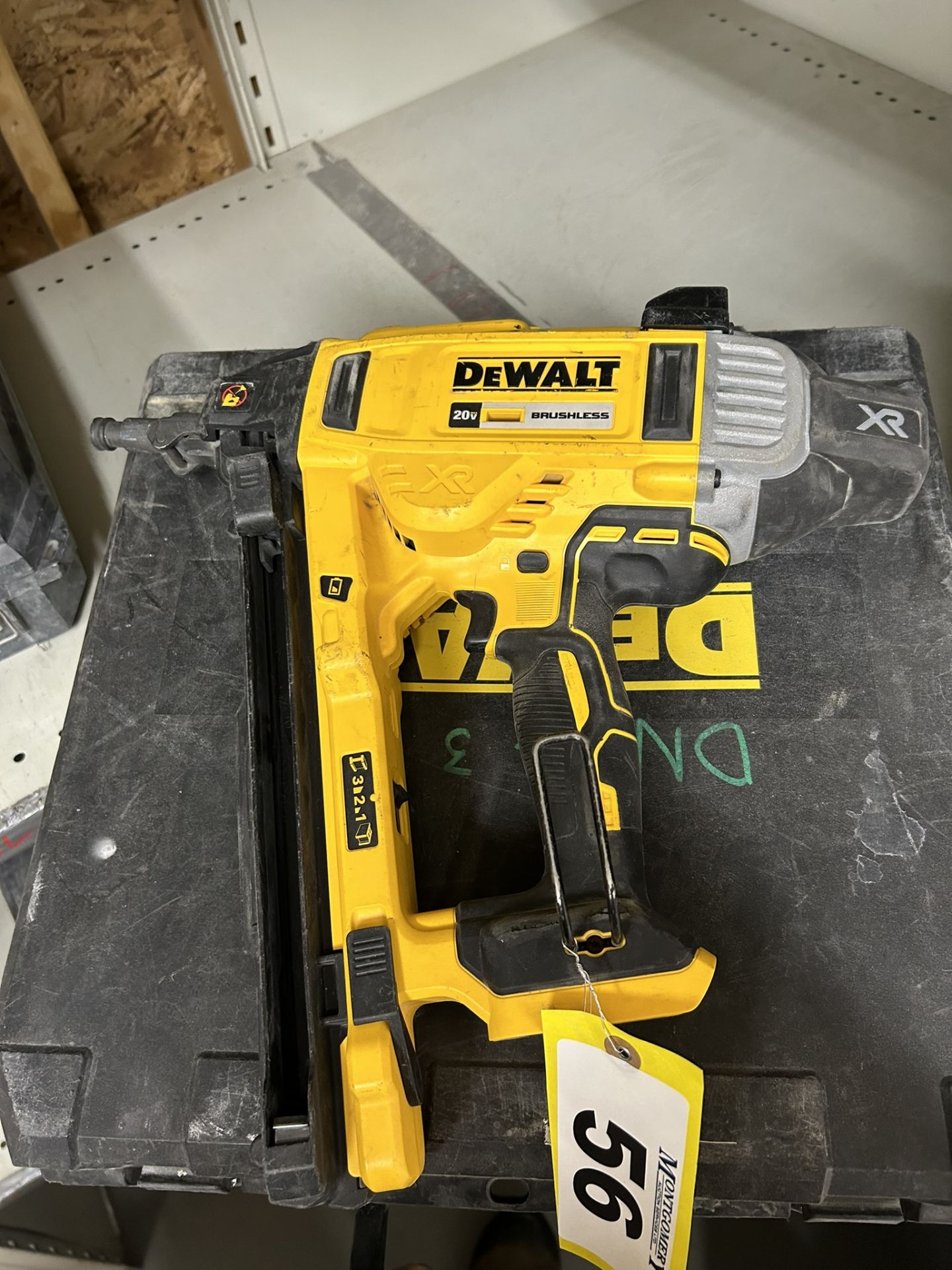 DEWALT DCN891 CORDLESS CONCRETE NAILER