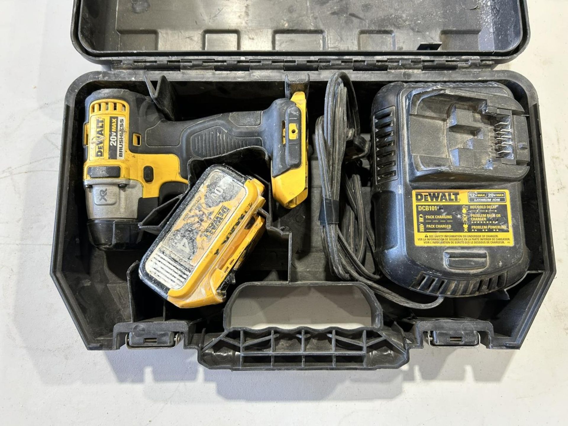 DEWALT CORDLESS IMPACT DRIVER W/ BATTERY AND CHARGER - Image 7 of 8