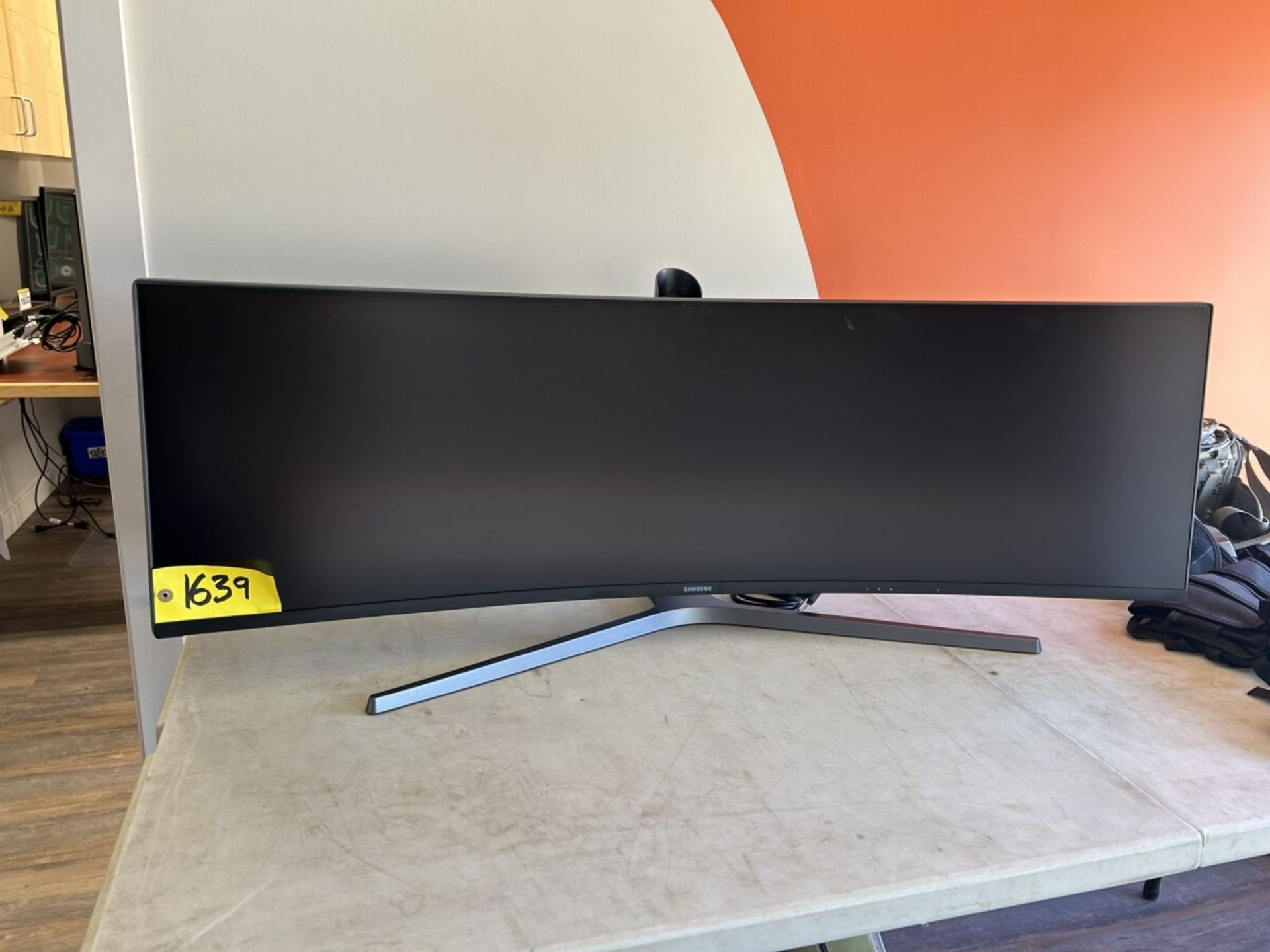 SAMSUNG 50" LED CURVED WIDESCREEN MONITOR W/ ADJUSTABLE STAND