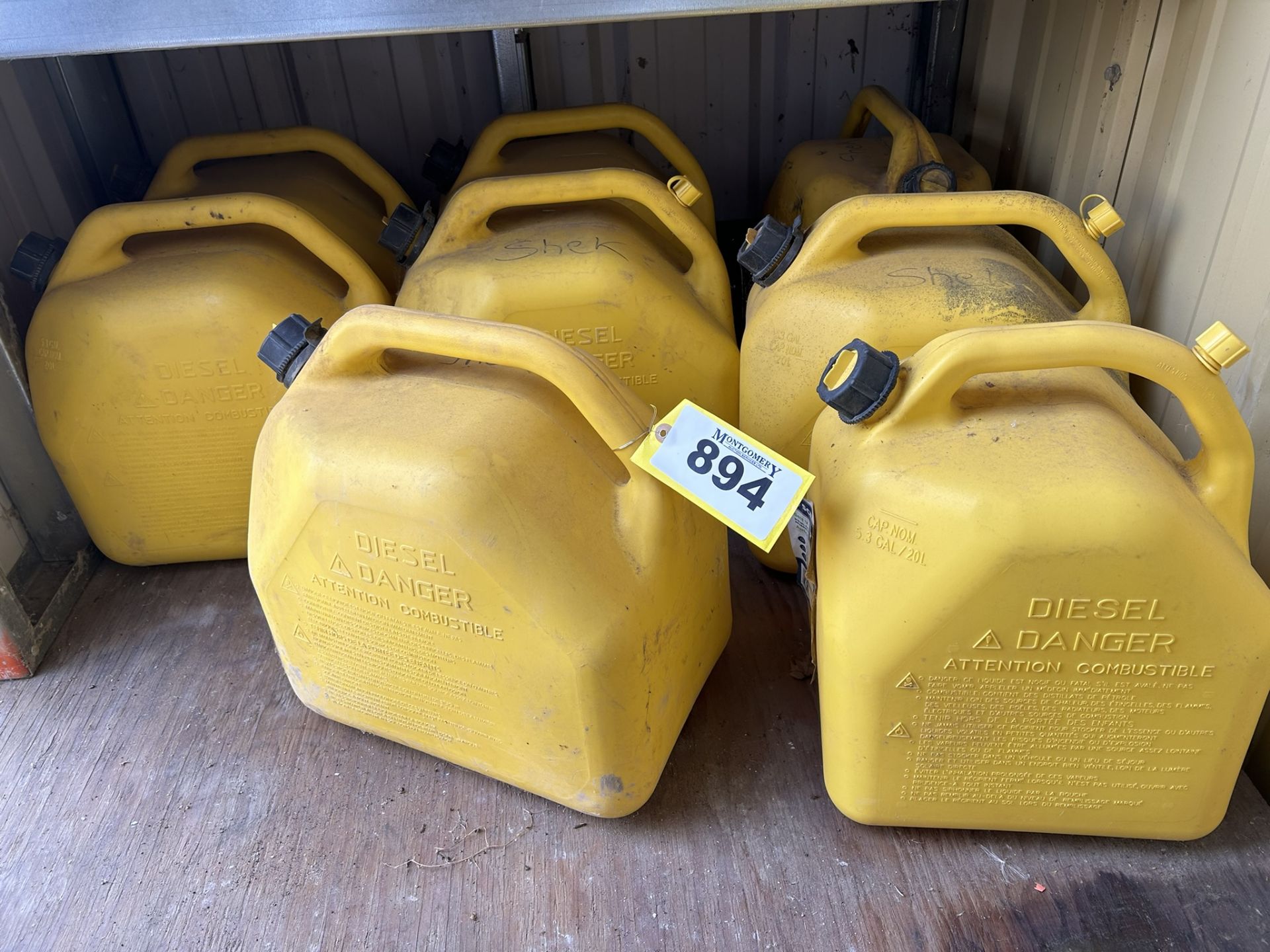 L/O DIESEL JERRY CANS