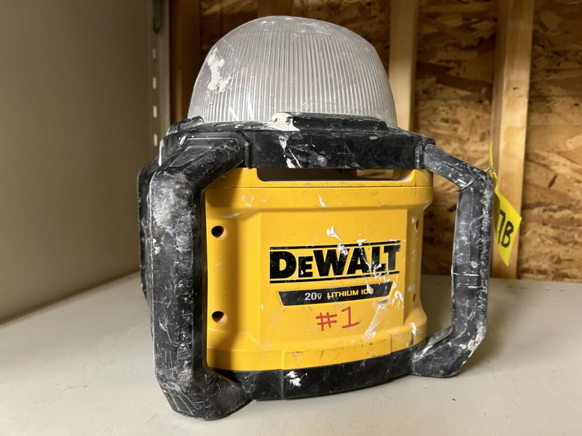 DEWALT CORDLESS TOOL CONNECT ALL PURPOSE LIGHT (NO BATTERY)