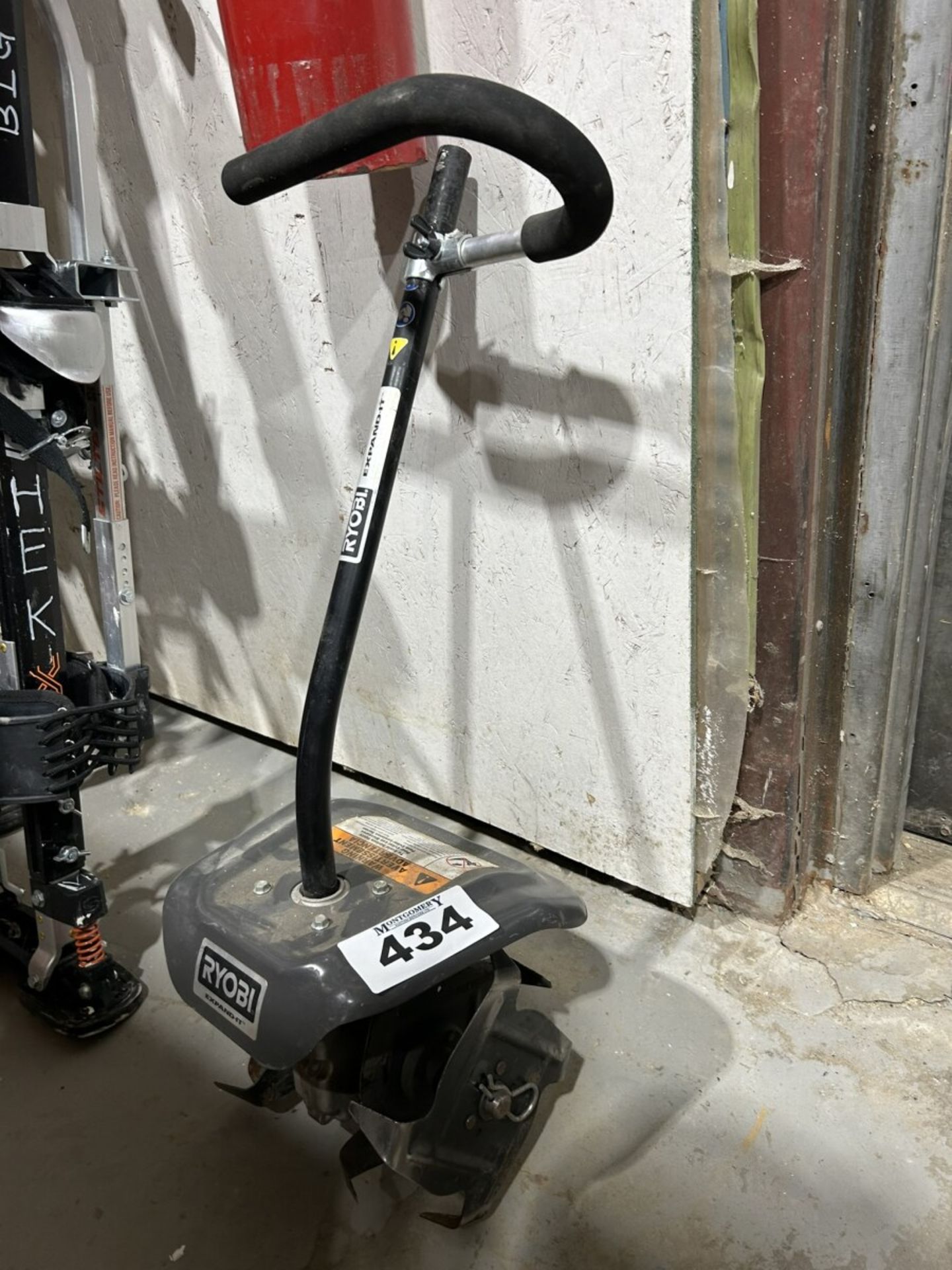 RYOBI EXPAND-IT ROTOTILLER ATTACHMENT