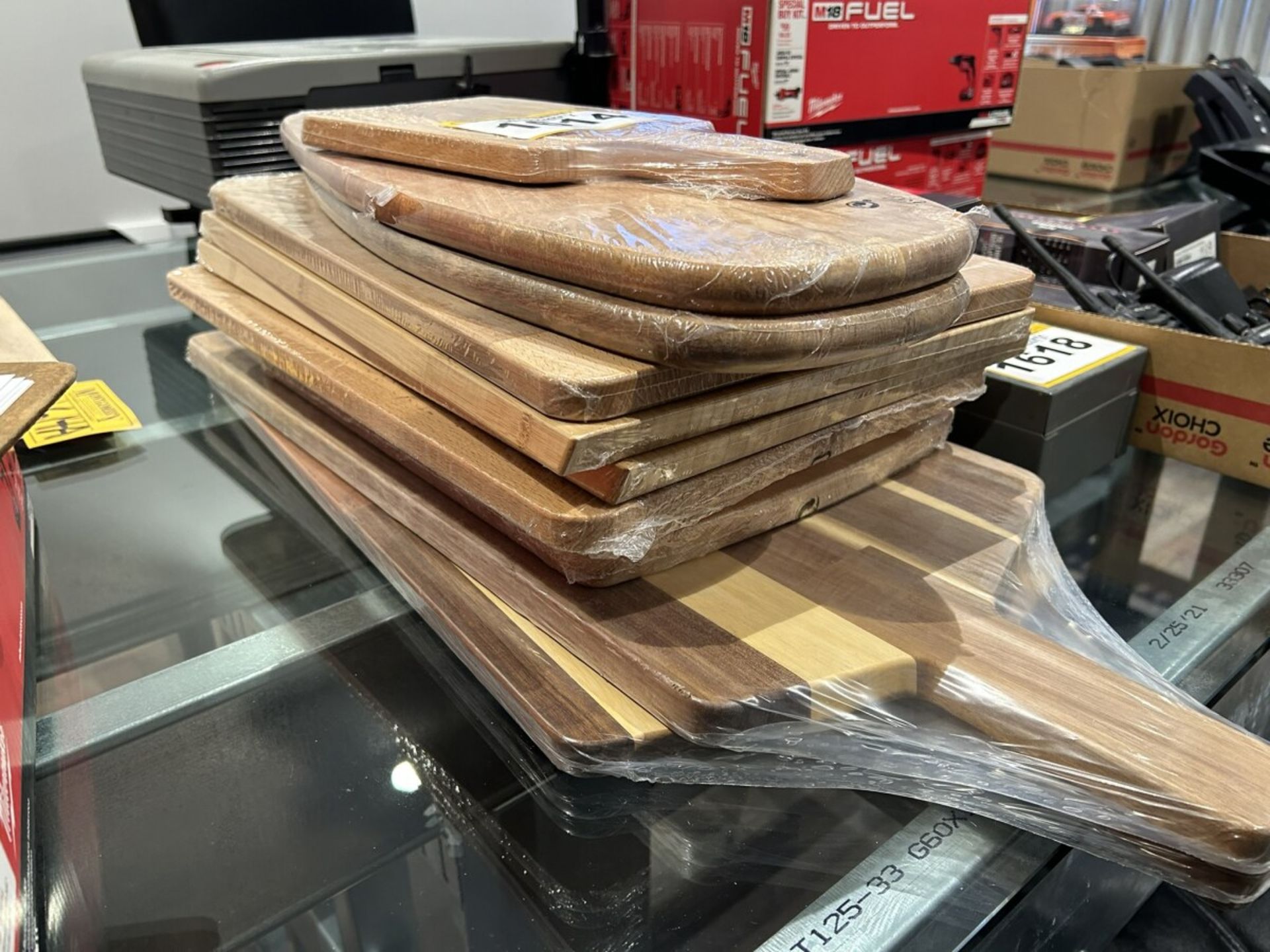 L/O OF HARDWOOD CUTTING BOARDS (NEW IN PACKAGE)
