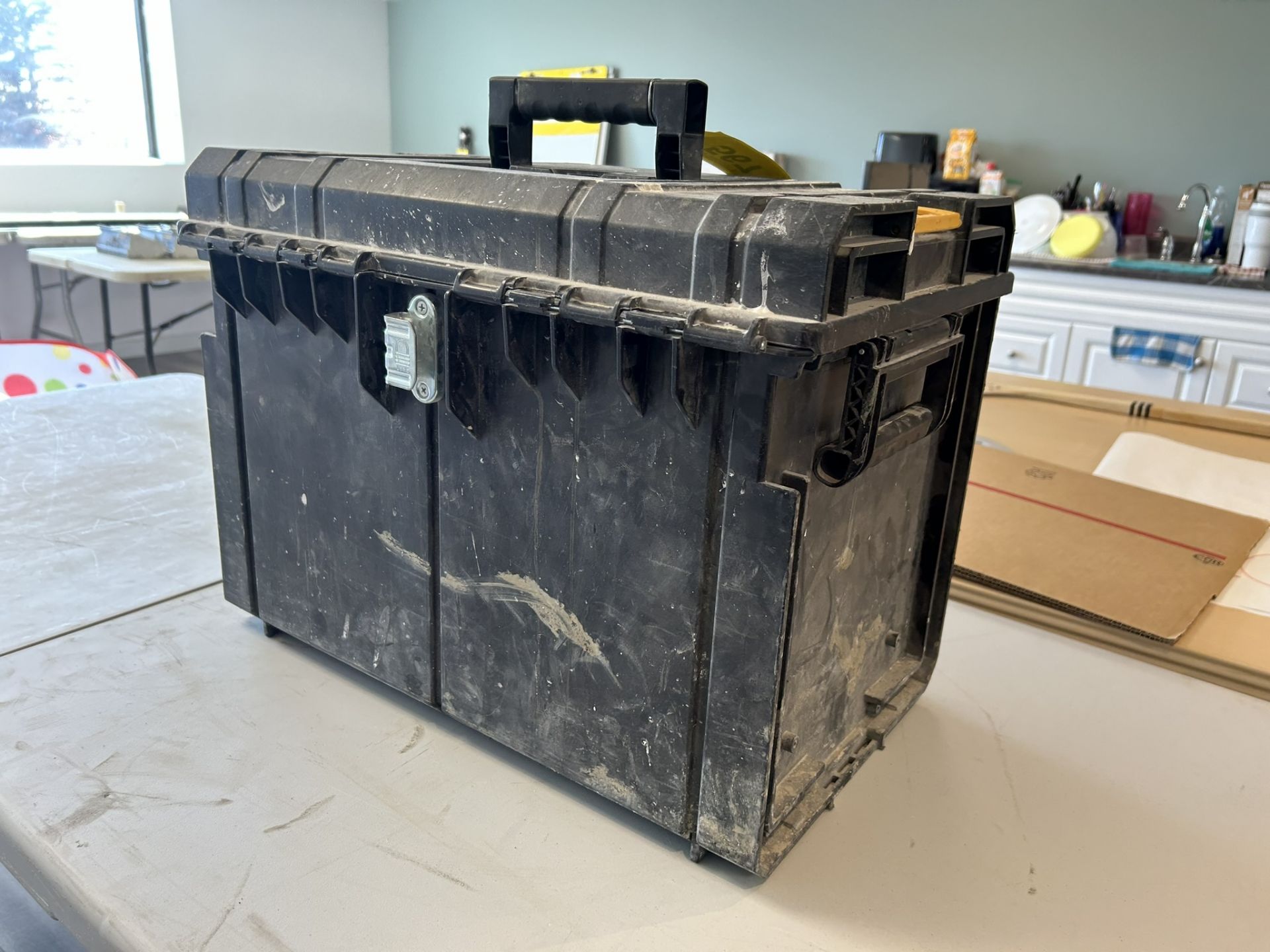 DEWALT TOUGH SYSTEM TOOL BOX 21"X12"X16" - Image 3 of 4