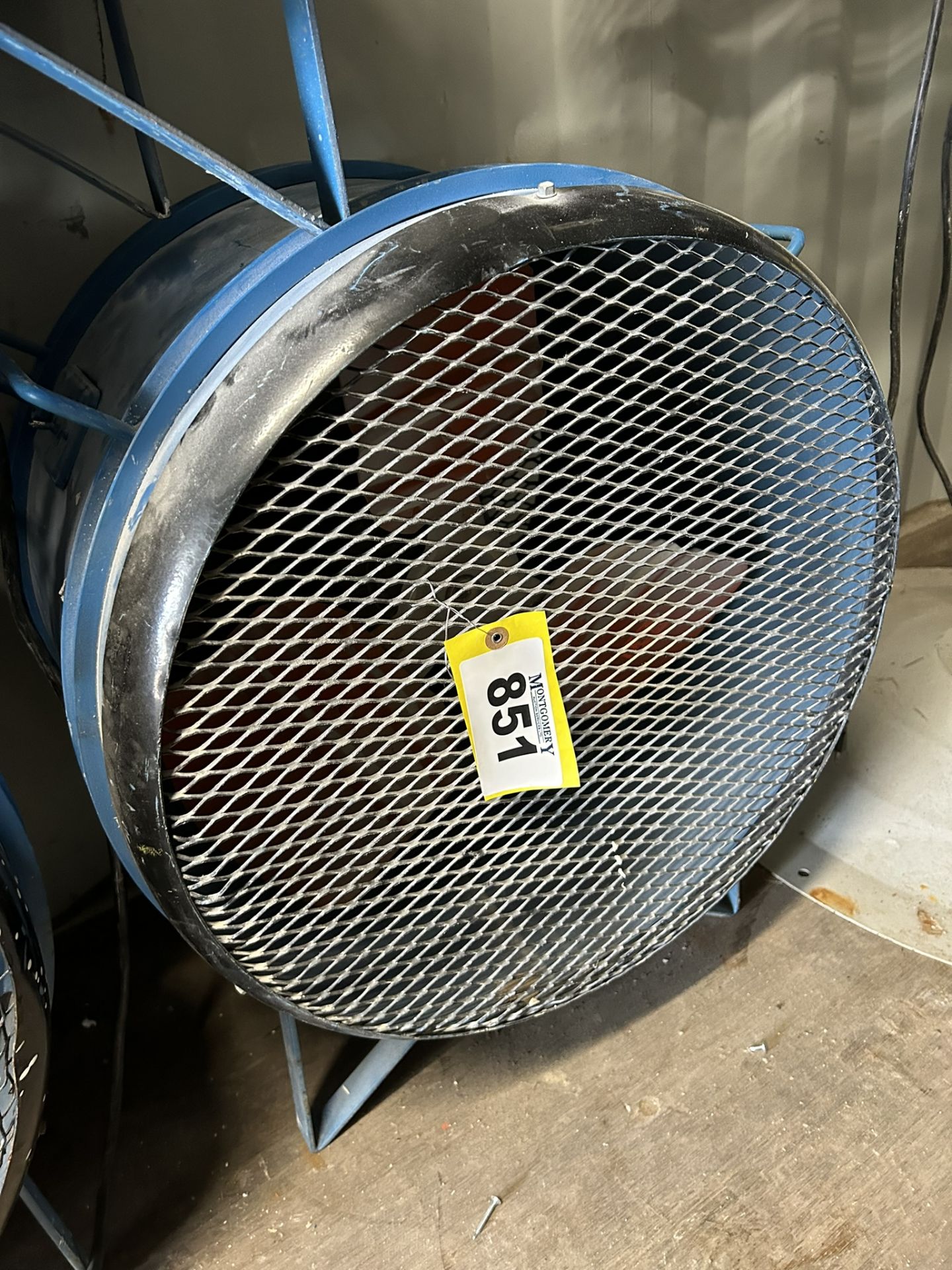 PAIR OF 24" AIR MOVING BARREL FAN