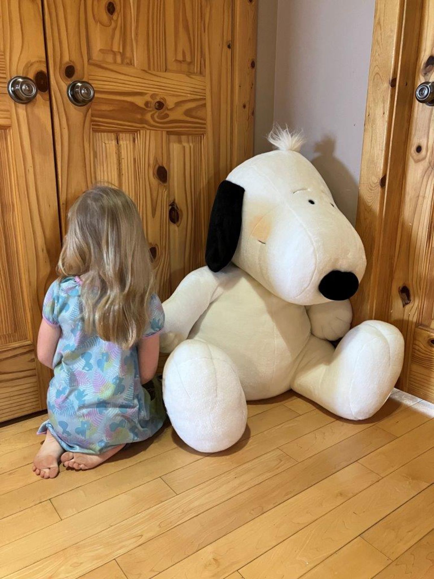 LARGE SNOOPY PLUSH TOY - Image 3 of 3