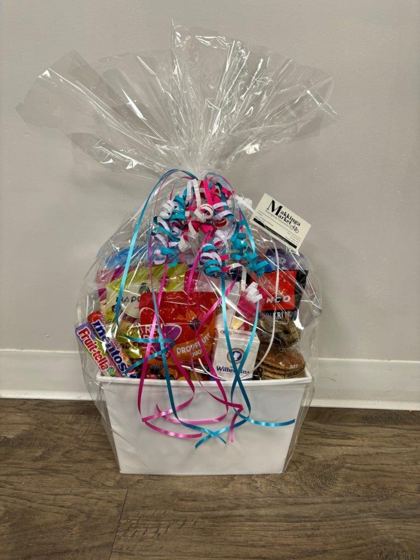 MAKKINGA MARKET SWEET GIFT BASKET