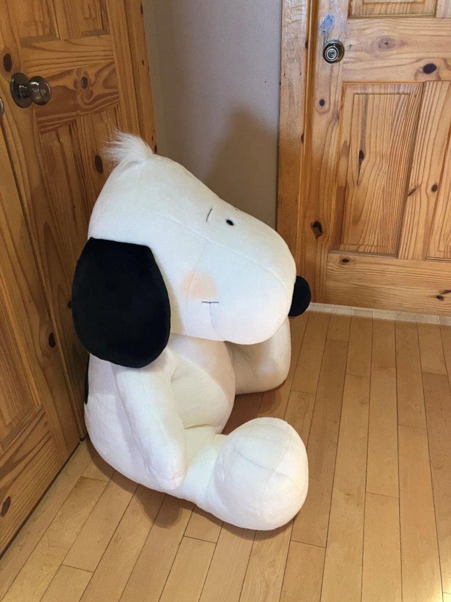 LARGE SNOOPY PLUSH TOY - Image 2 of 3