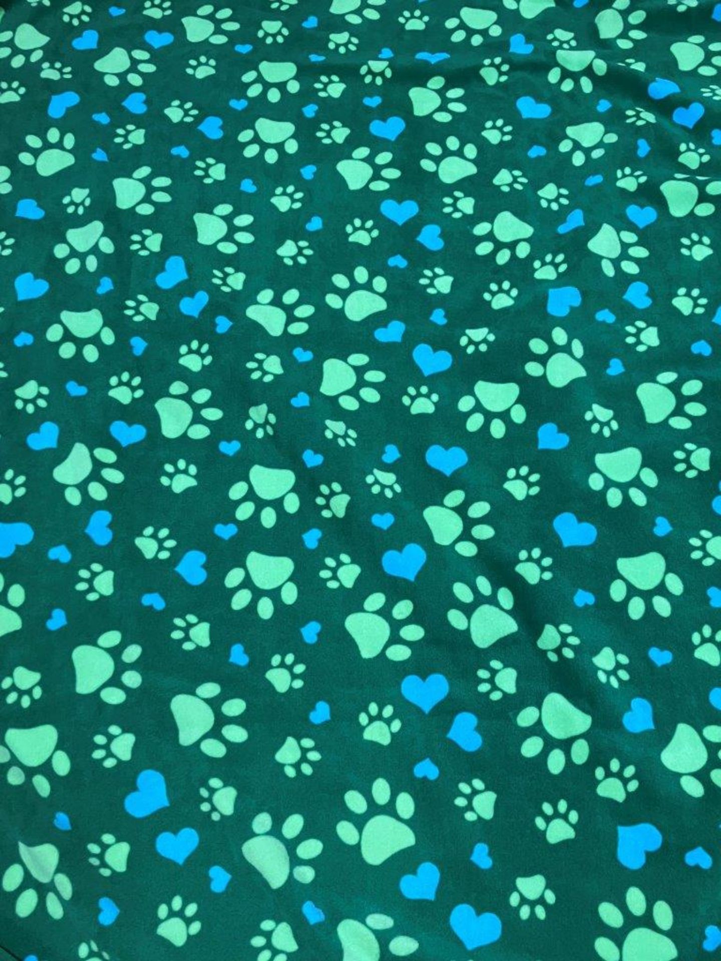 FLEECE PAW PRINT BLANKET - Image 3 of 3