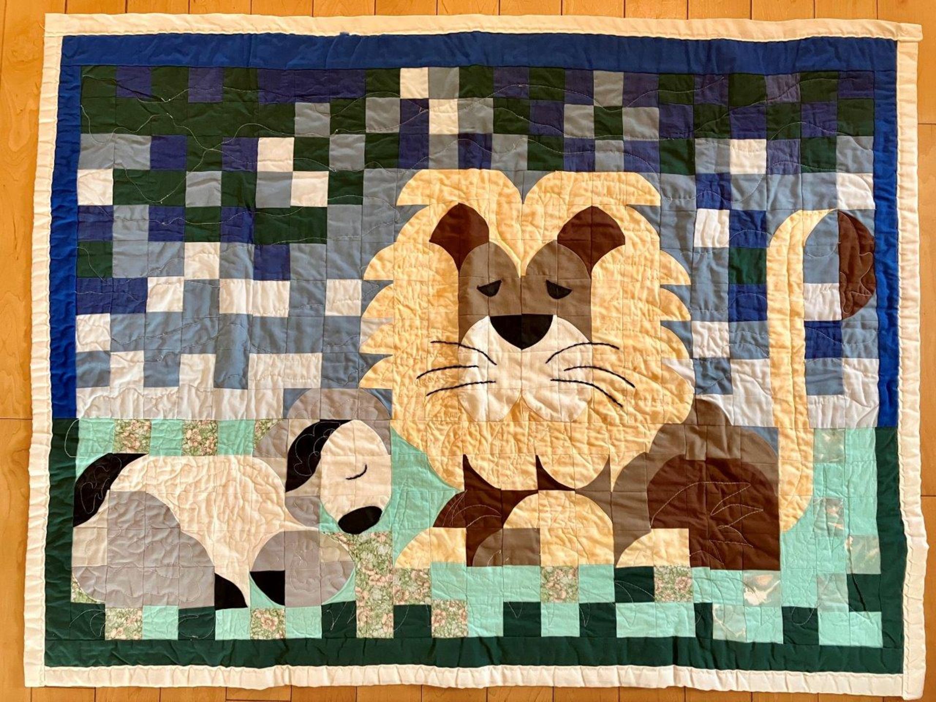 QUILTED WALL HANGING: LION & LAMB