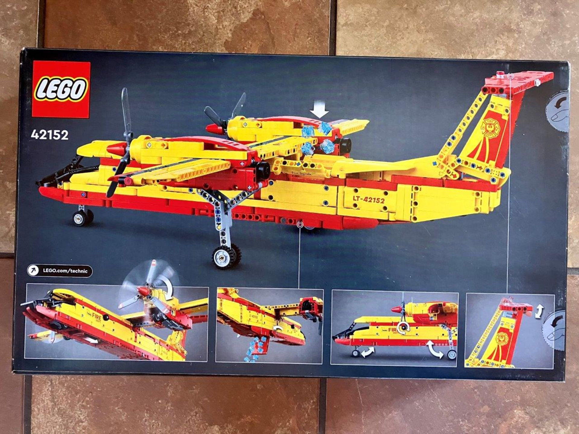 LEGO TECHNIC FIREFIGHTER AIRCRAFT (42152) - Image 2 of 2