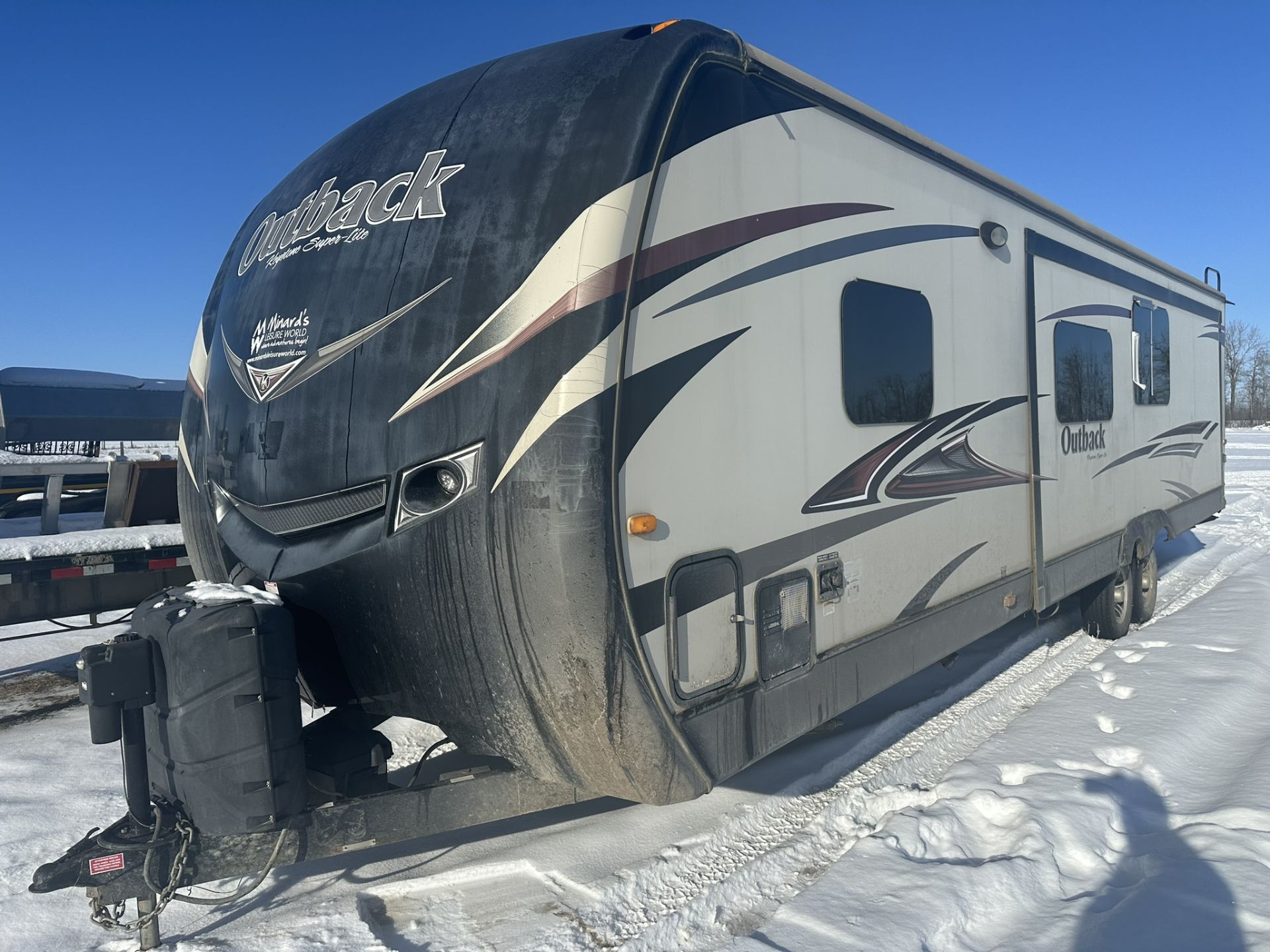 2014 OUTBACK KEYSTONE SUPER-LITE 33 FT HOLIDAY TRAILER, DOUBLE SLIDE, POWER AWNING, OUTDOOR KITCHEN, - Image 13 of 15