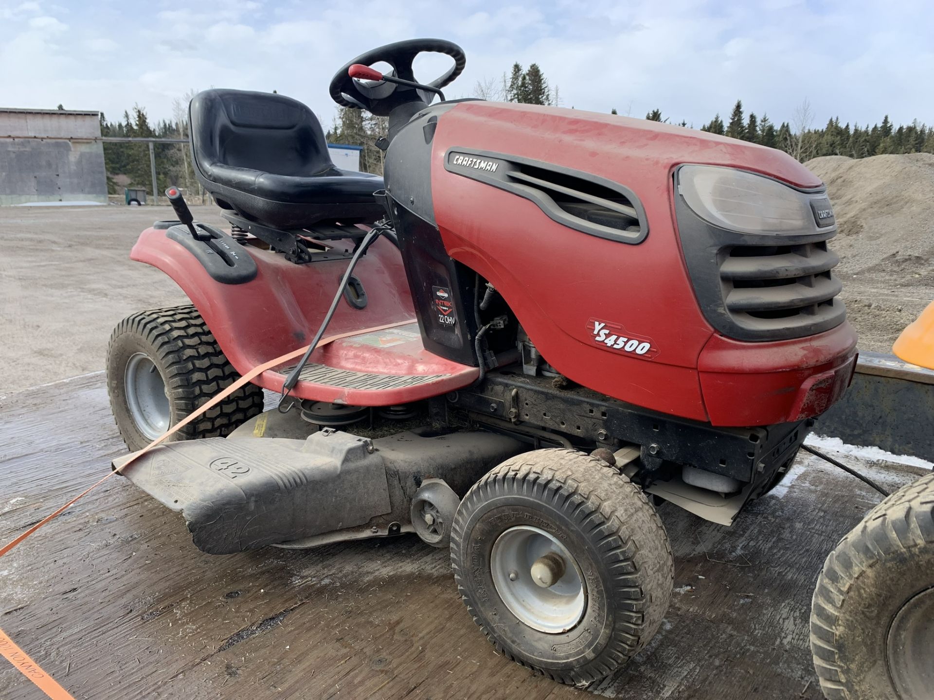 **OFFSITE** CRAFTSMAN YS4500 X 22HP LAWN TRACTOR W/42 INCH MOWER DECK, HYDROSTATIC, S/N 092508D